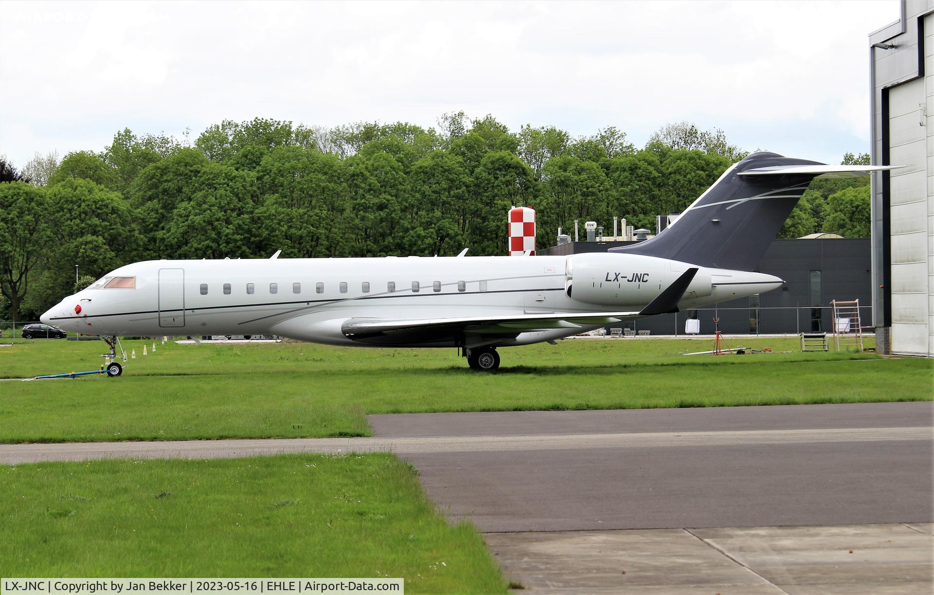 LX-JNC, Bombardier BD-700-1A10 Global Express XRS C/N 9237, Lelystad Airport