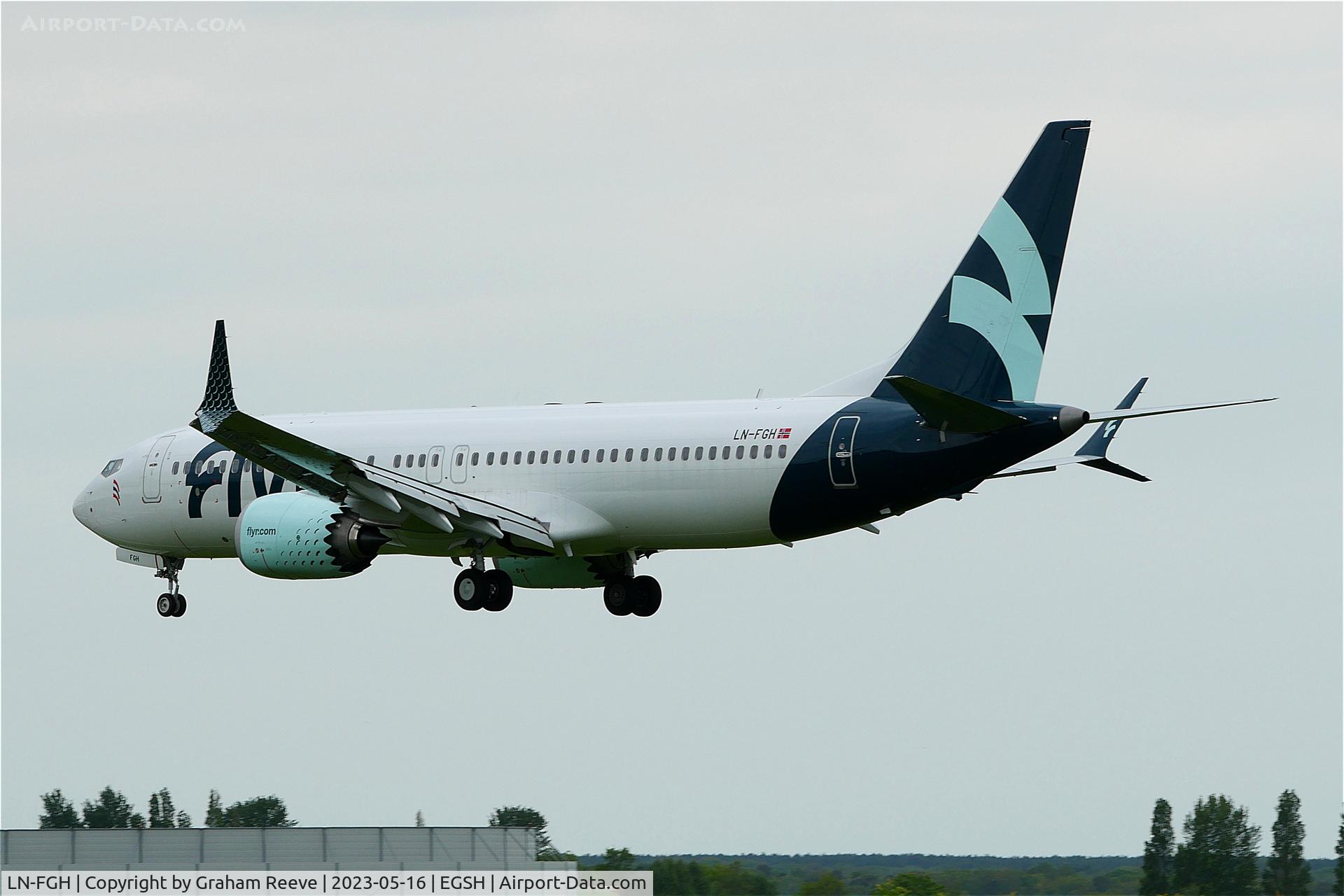 LN-FGH, 2022 Boeing 737-8 MAX C/N 43354, Landing at Norwich.