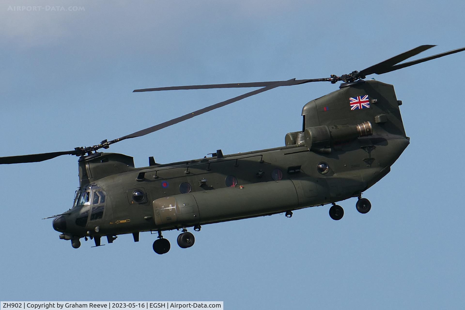 ZH902, 1998 Boeing Vertol Chinook HC.3 (MH-47E) C/N M.4481, Departing from Norwich.