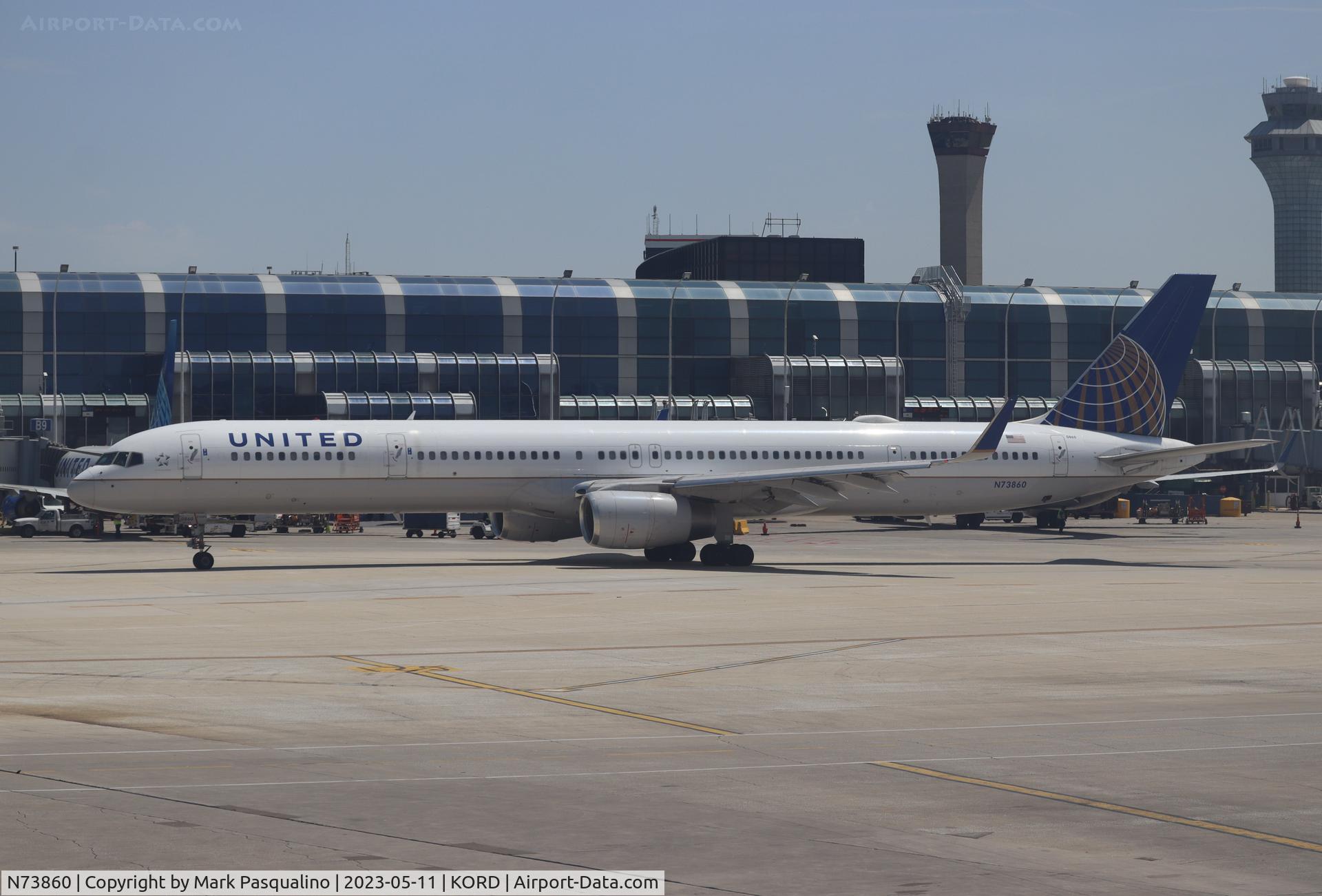 N73860, 2001 Boeing 757-33N C/N 32584, Boeing 757-33N