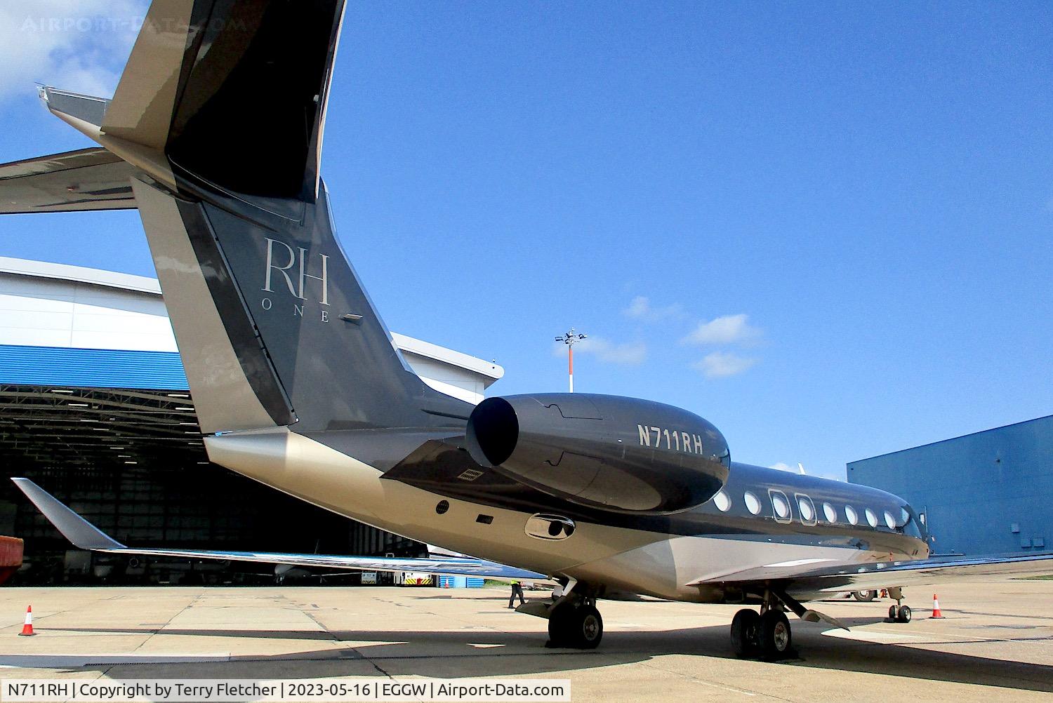 N711RH, Gulfstream Aerospace G650ER C/N 6423, At Luton