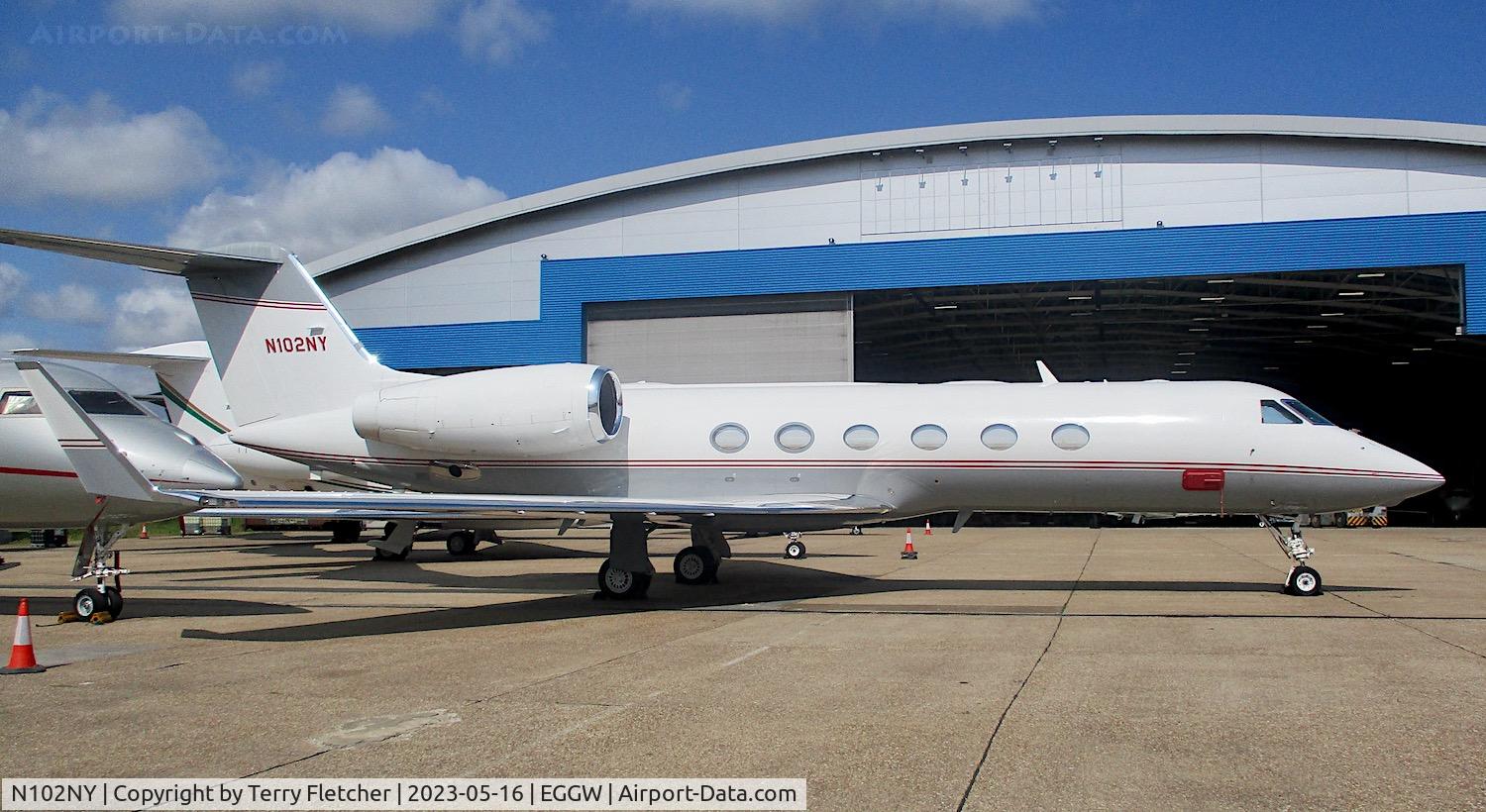 N102NY, 2011 Gulfstream Aerospace GIV-X (G450) C/N 4230, At Luton