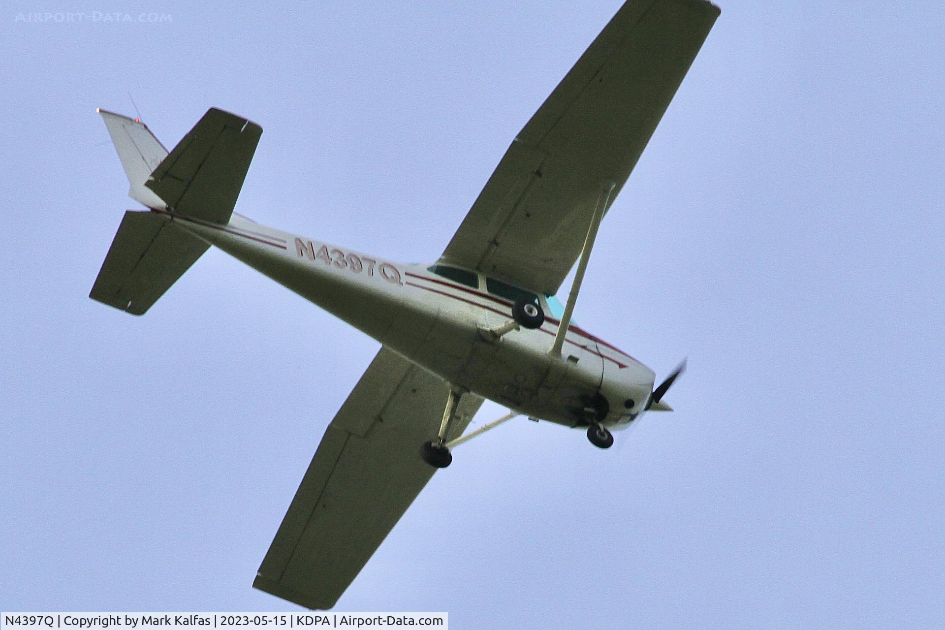 N4397Q, 1971 Cessna 172L C/N 17260297, ILLINOIS AVIATION ACADEMY INC, Cessna 172L d departing DPA