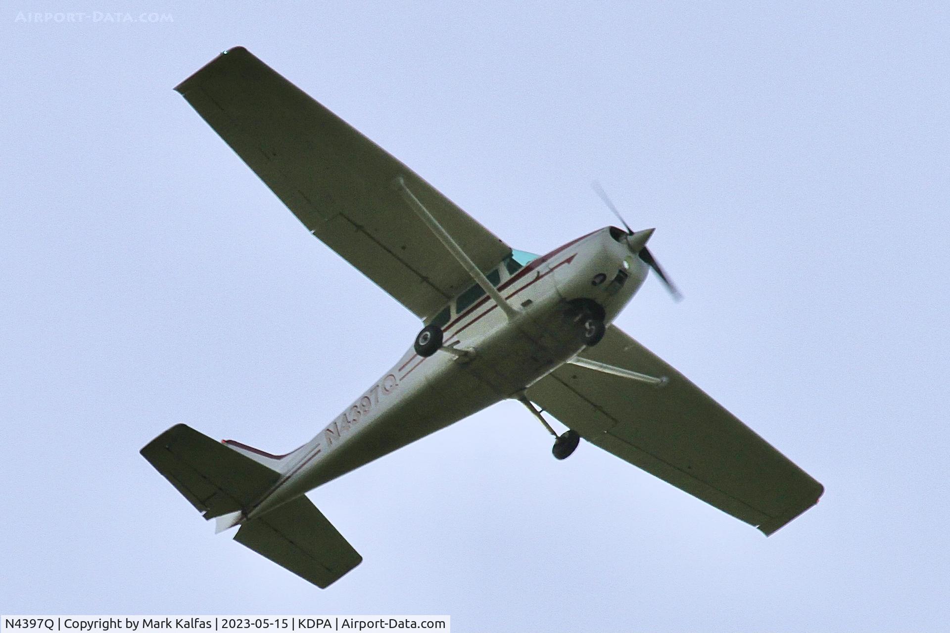 N4397Q, 1971 Cessna 172L C/N 17260297, ILLINOIS AVIATION ACADEMY INC, Cessna 172L d departing DPA