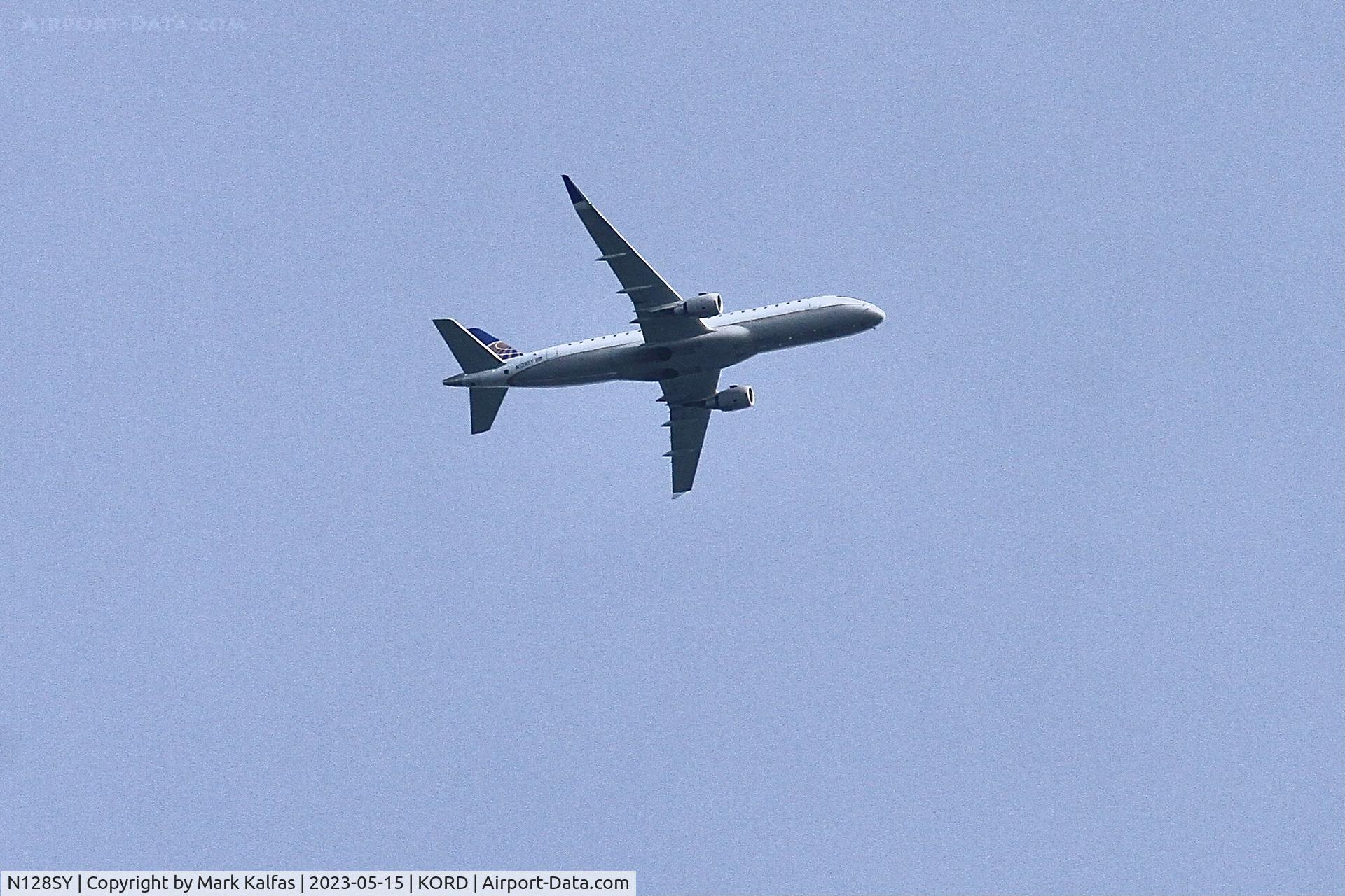 N128SY, 2014 Embraer 175LR (ERJ-170-200LR) C/N 17000445, SkyWest /United Express Embraer 175LR,  N128SY operating as SKW5279 from  UNV to ORD