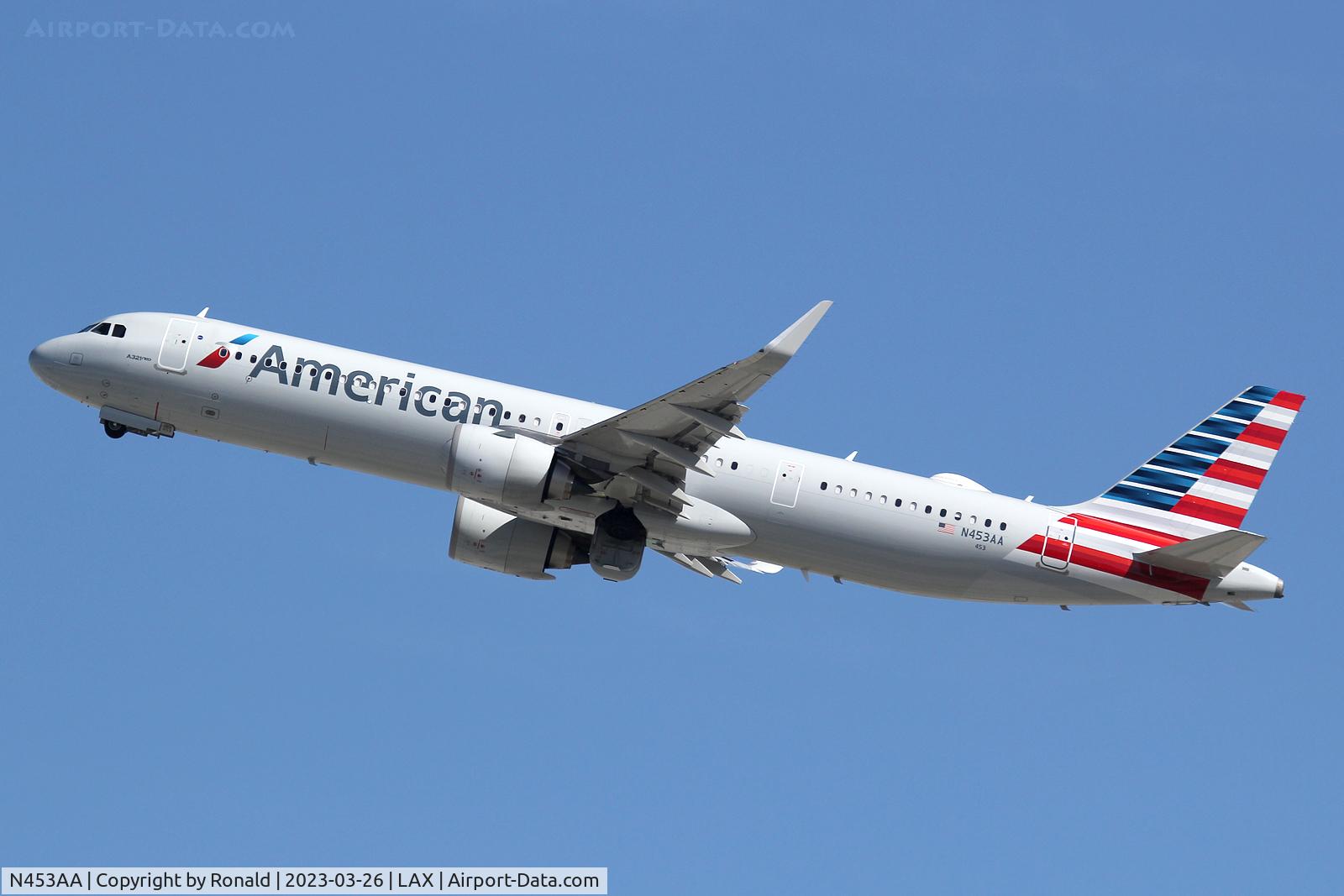 N453AA, 1988 McDonnell Douglas MD-82 (DC-9-82) C/N 49558, at lax