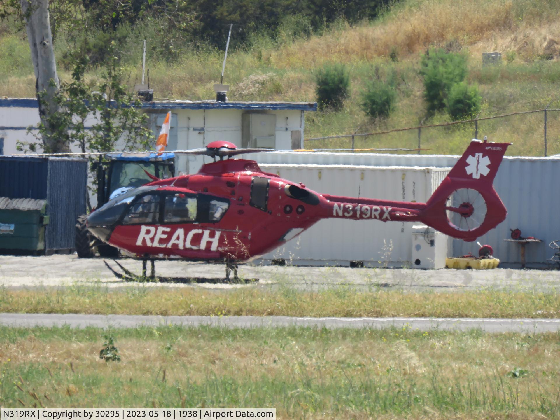 N319RX, 2016 Airbus Helicopters EC-135P-3 C/N 1223, Starting up