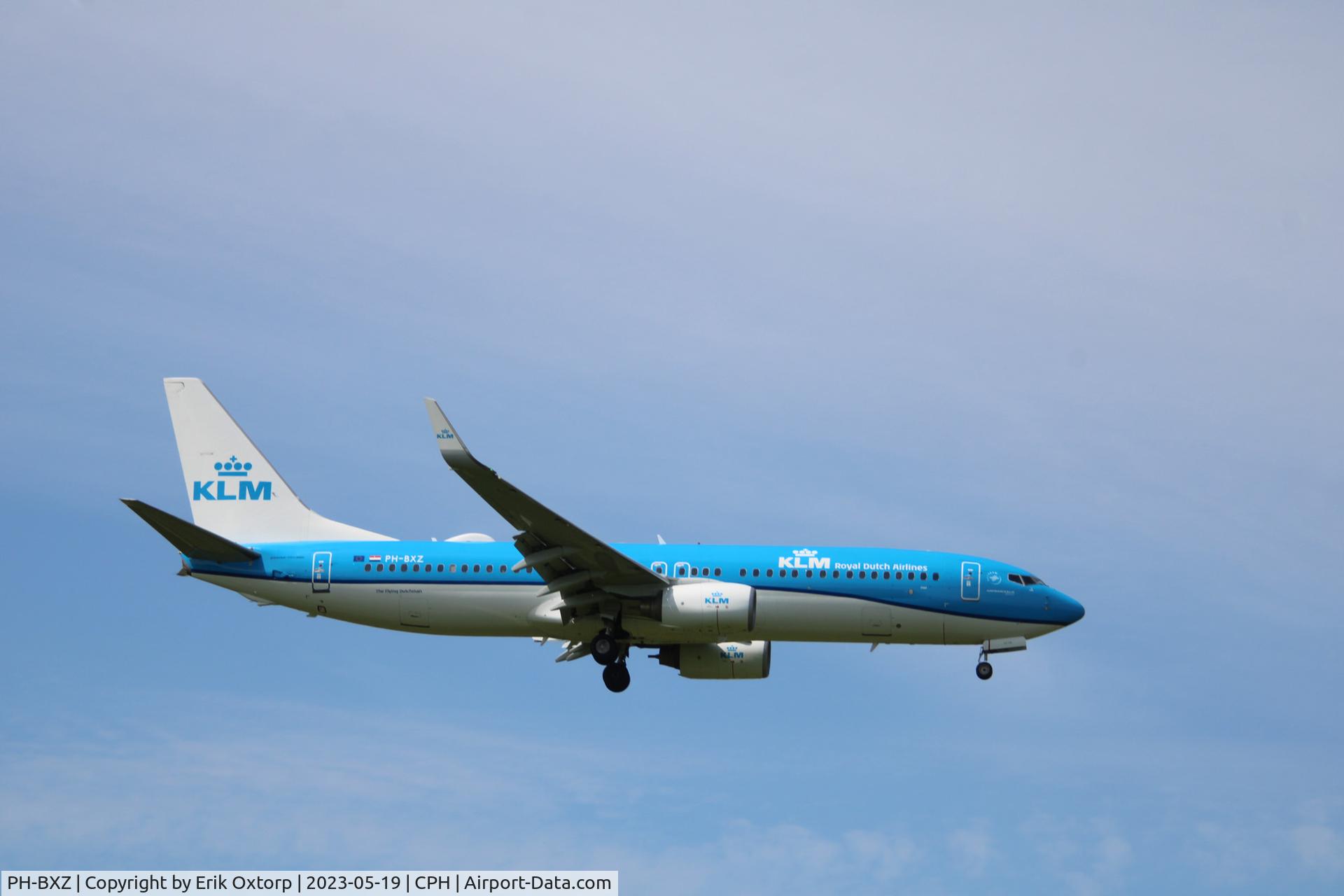 PH-BXZ, 2008 Boeing 737-8K2 C/N 30368, PH-BXZ landing rw 04L