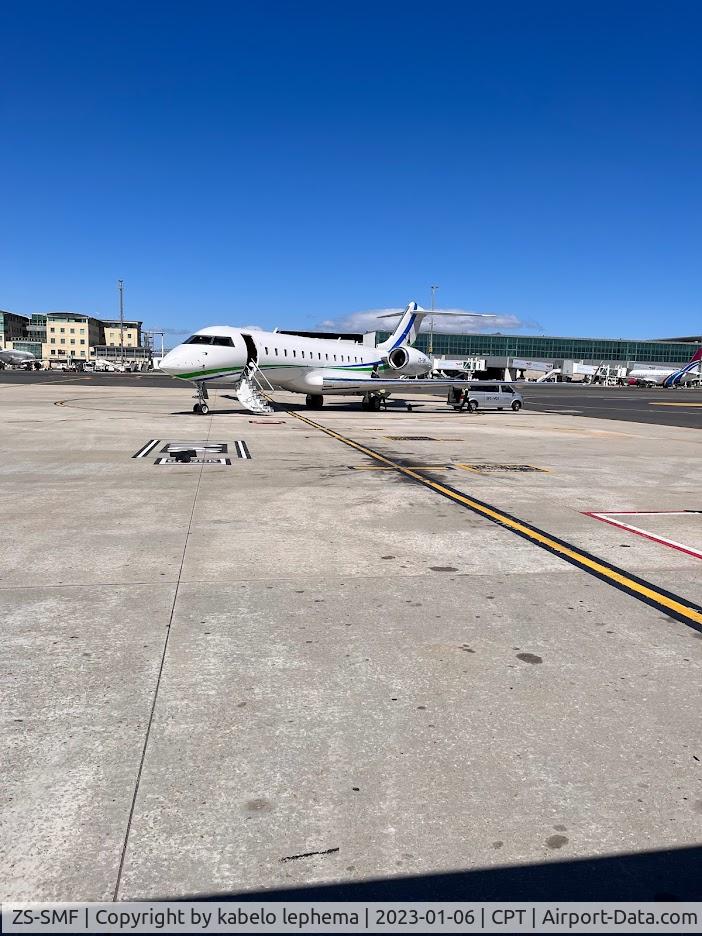 ZS-SMF, 2000 Bombardier Global Express (BD-700-1A10) C/N 9074, ZS-SMF parked