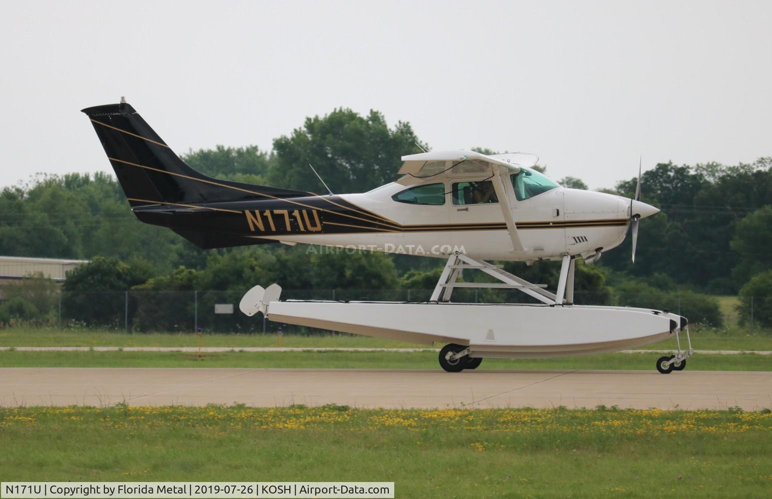 N171U, 1982 Cessna 182R Skylane C/N 18268147, C182 classic zx