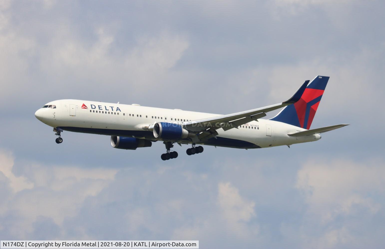 N174DZ, 1998 Boeing 767-332 C/N 29693, DAL 763 zx