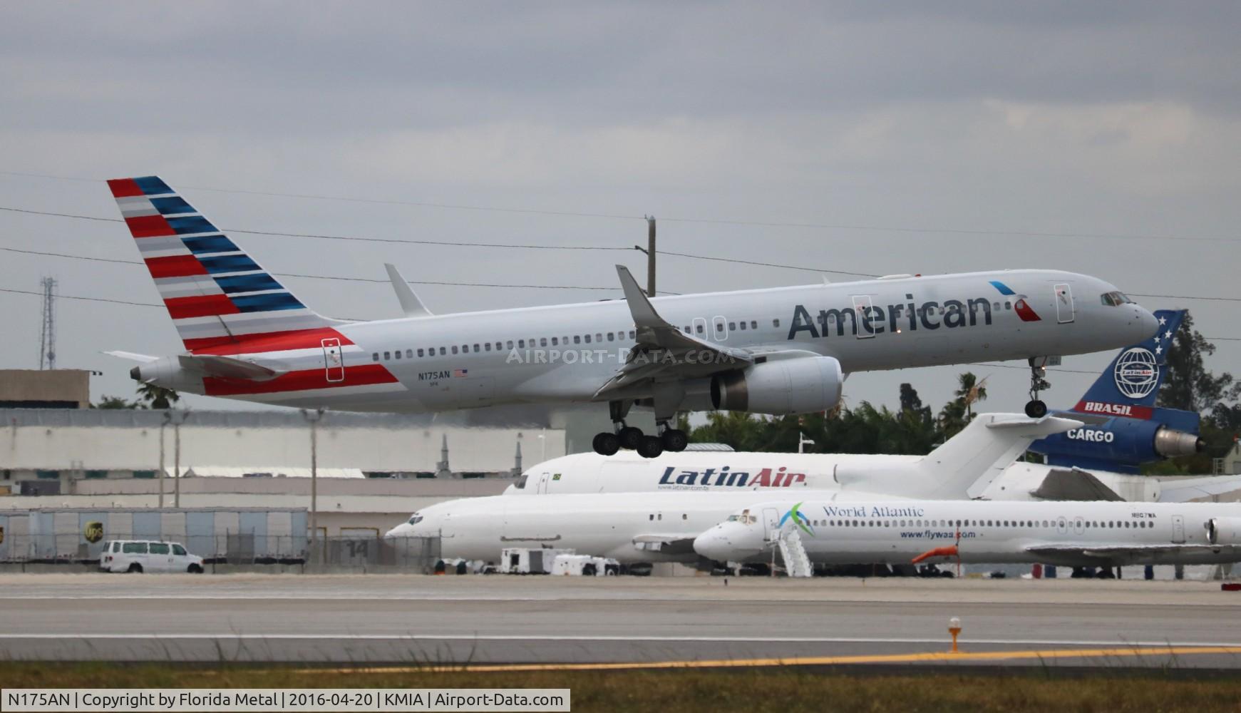 N175AN, 2001 Boeing 757-223 C/N 32394, AAL 752 nc zx