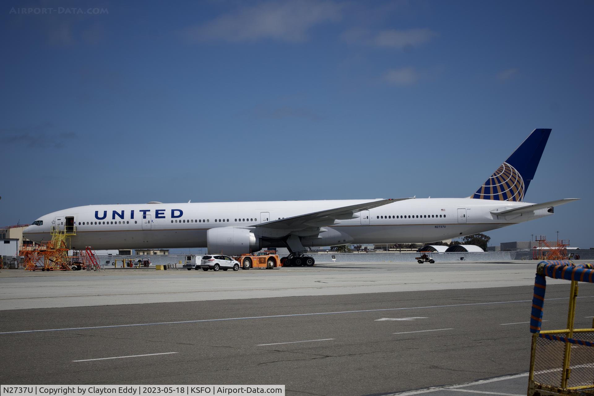 N2737U, 2017 Boeing 777-300/ER C/N 62647, SFO 2023.
