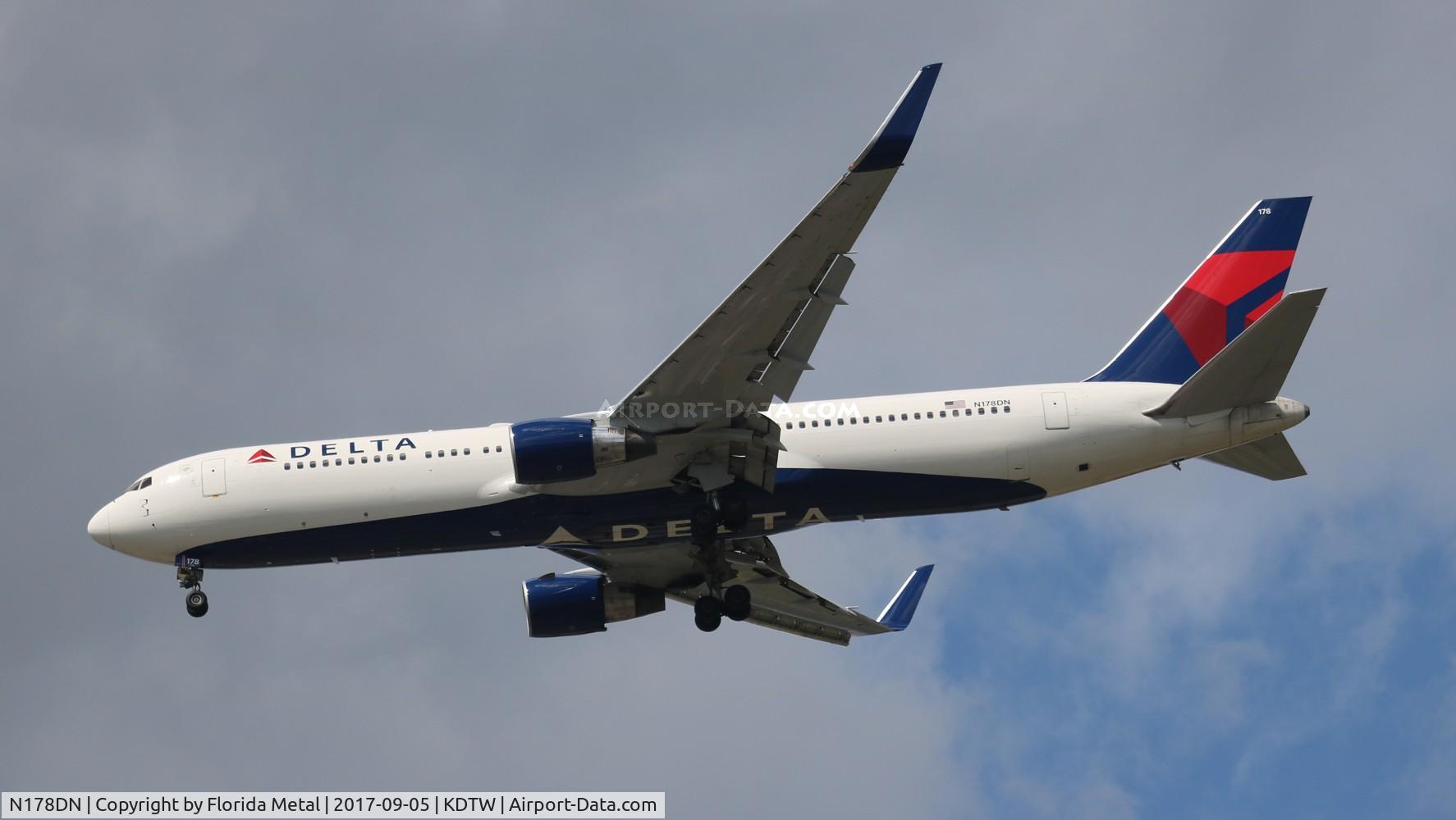 N178DN, 1991 Boeing 767-332 C/N 25143, DAL 763 zx