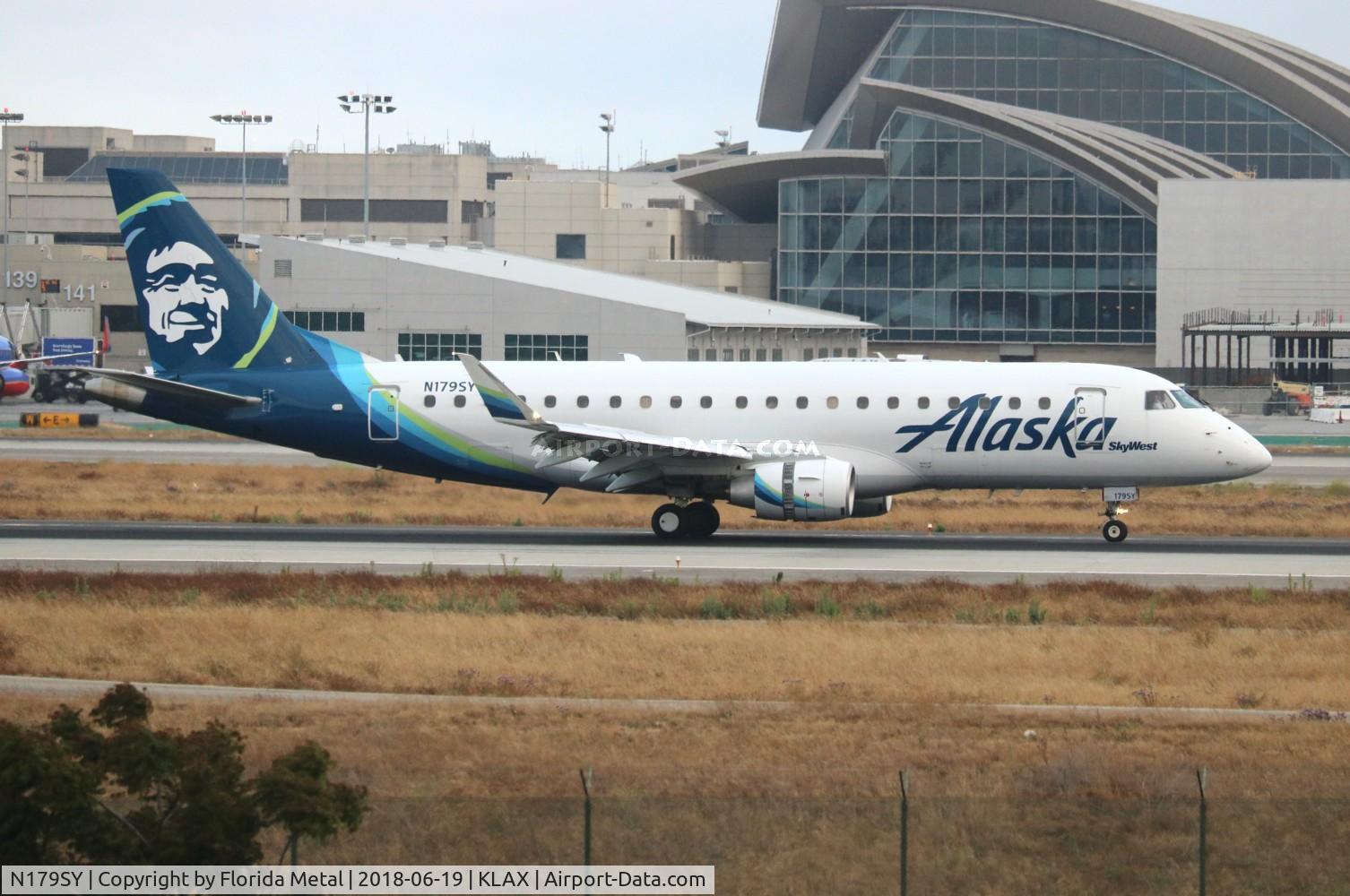 N179SY, 2016 Embraer 175LR (ERJ-170-200LR) C/N 17000565, Alaska E175 zx