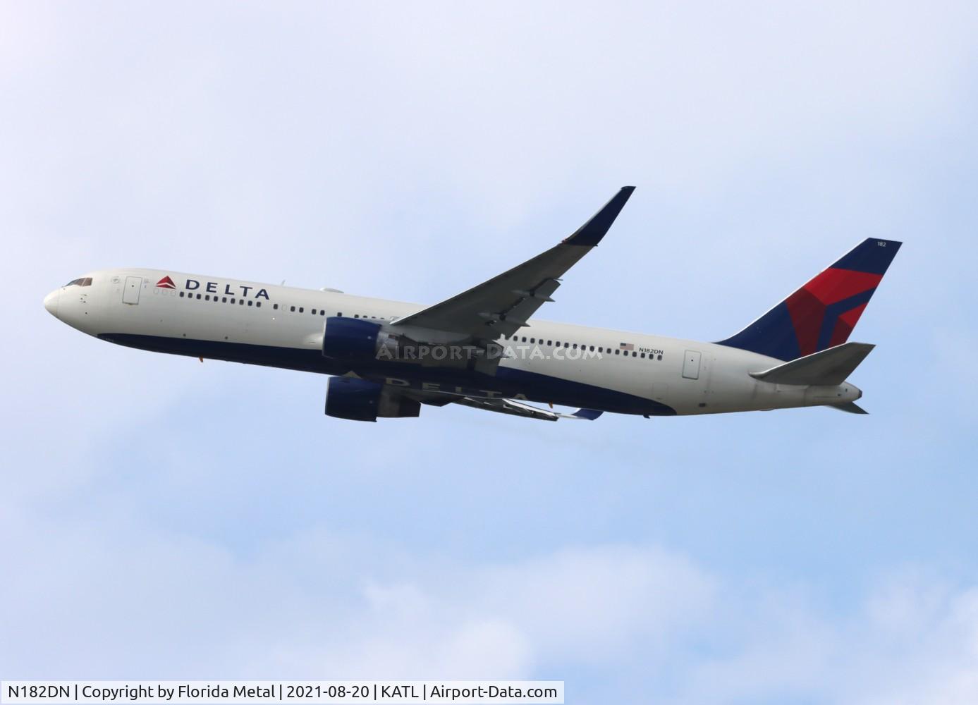 N182DN, 1992 Boeing 767-332/ER C/N 25987, DAL 763 zx