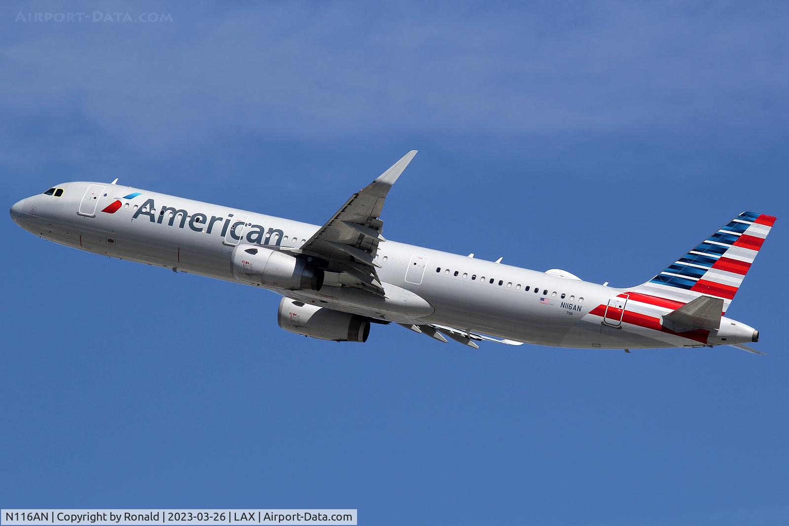 N116AN, 2014 Airbus A321-231 C/N 6070, at lax