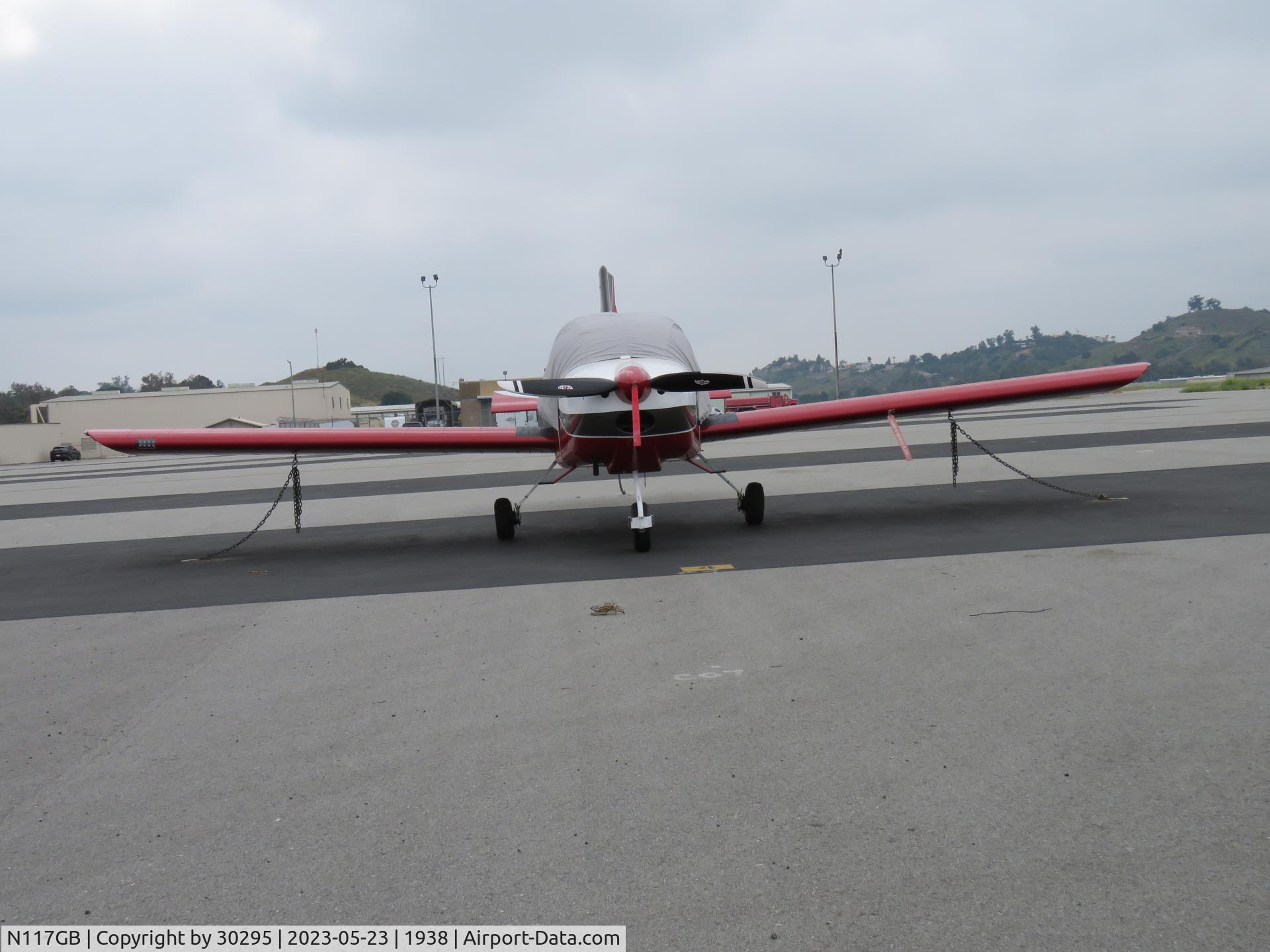 N117GB, 2011 Vans RV-12 C/N 120117, Pasrked