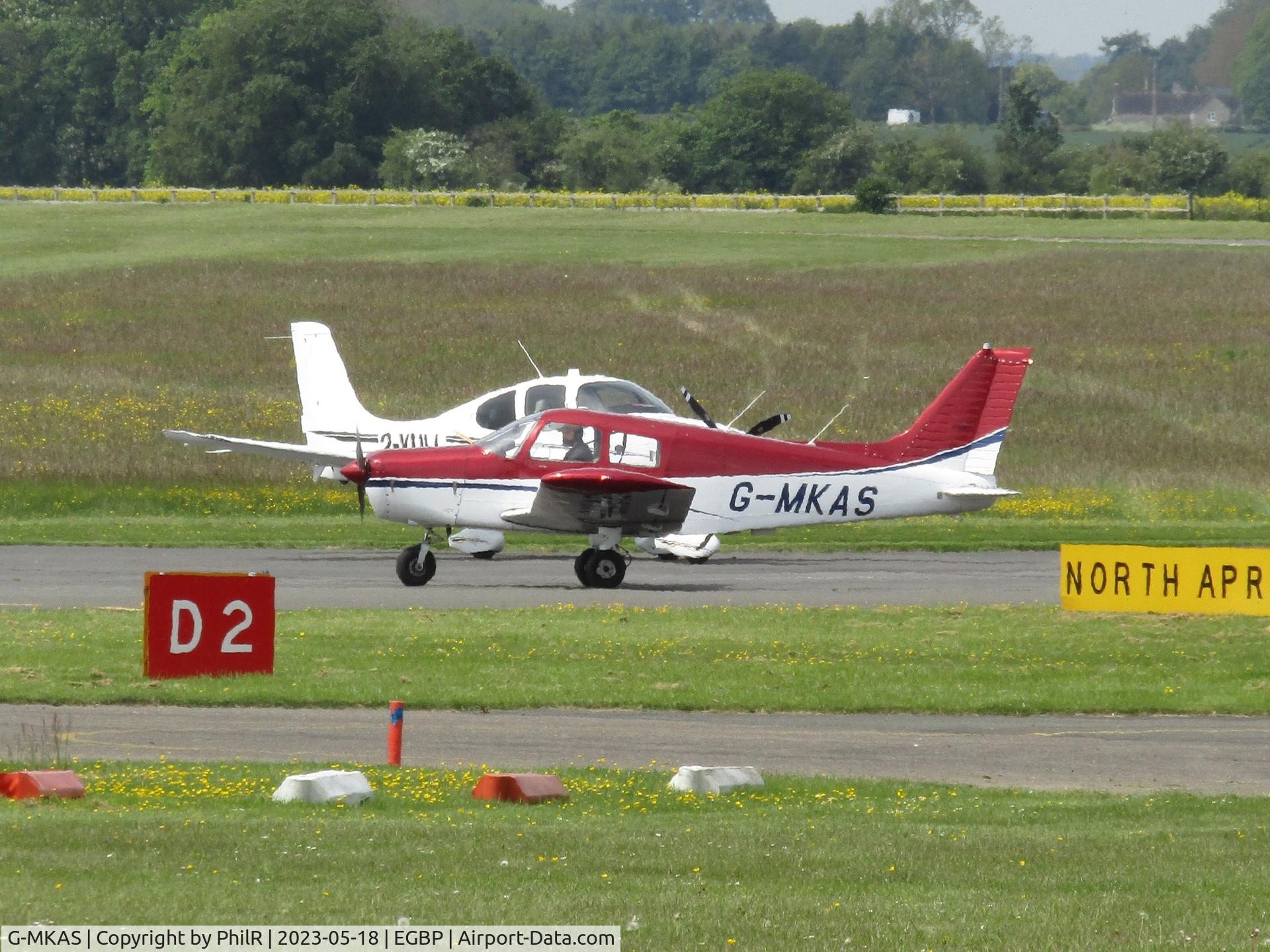 G-MKAS, 1974 Piper PA-28-140 Cherokee Cruiser C/N 28-7425338, G-MKAS 1974 Piper PA-28 Cherokee Kemble