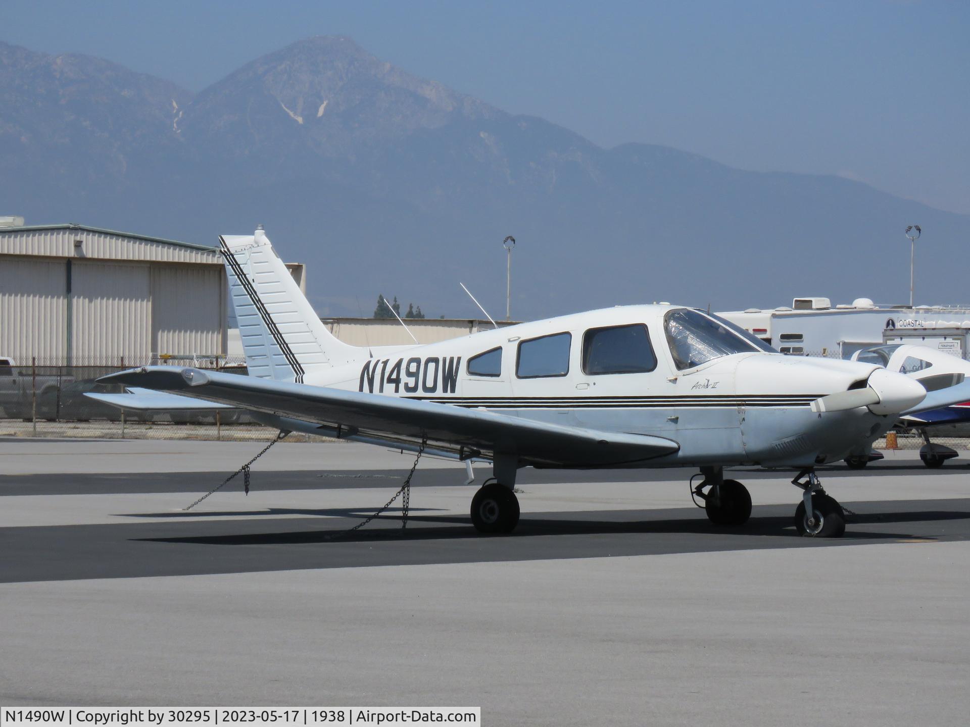 N1490W, 1976 Piper PA-28-181 C/N 28-7690282, Parked