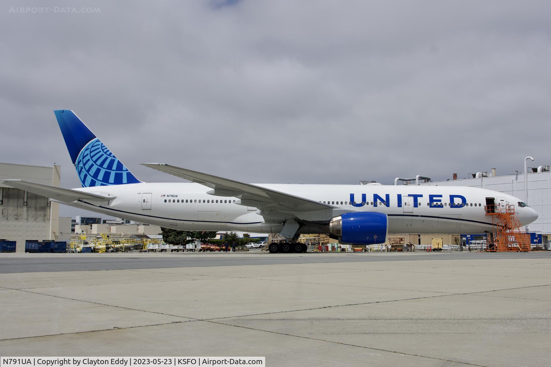 N791UA, 1997 Boeing 777-222 C/N 26933, SFO 2023.