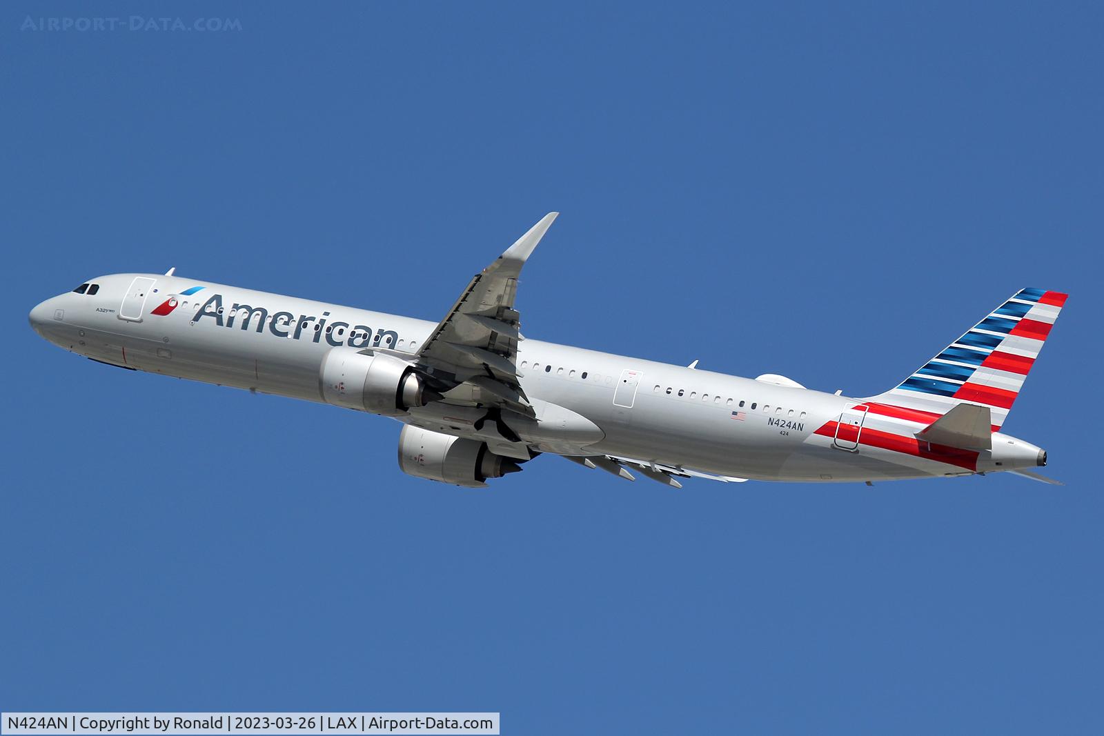N424AN, 2020 Airbus A321-253NX C/N 10141, at lax