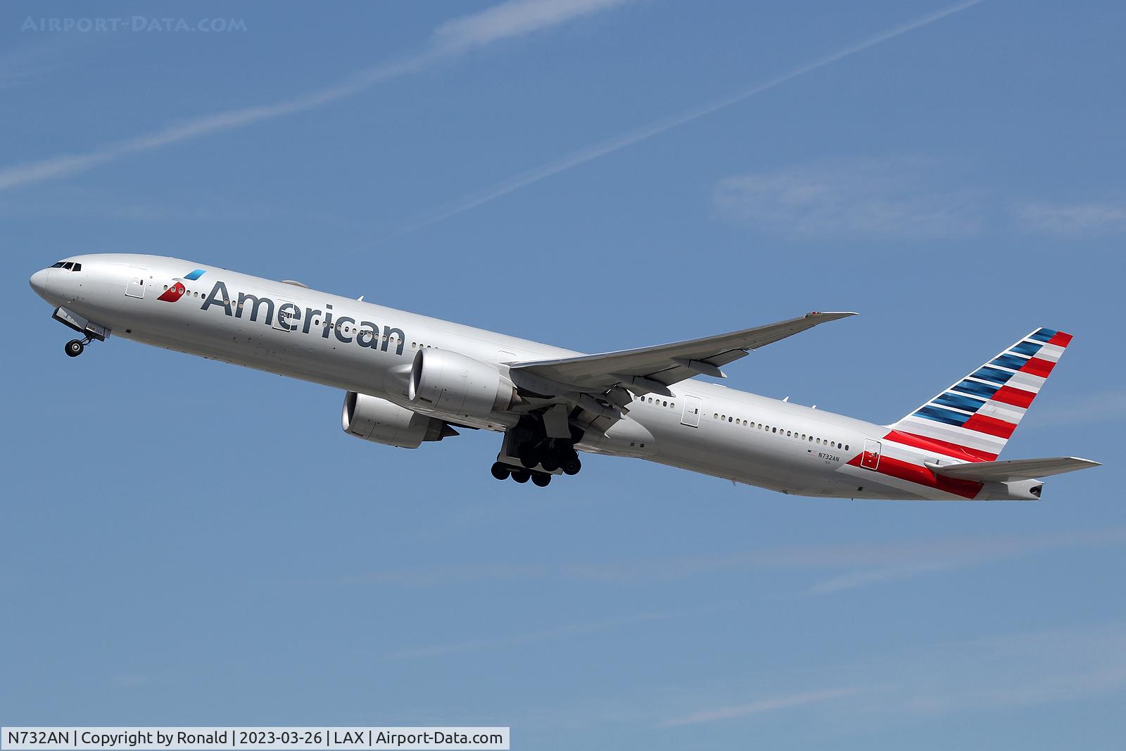 N732AN, 2014 Boeing 777-323/ER C/N 31549, at lax
