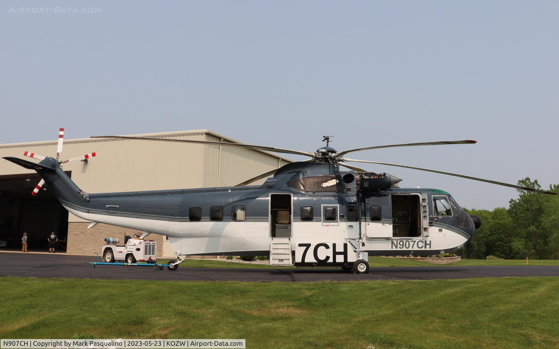 N907CH, 1979 Sikorsky S-61N C/N 61819, Sikorsky S-61N