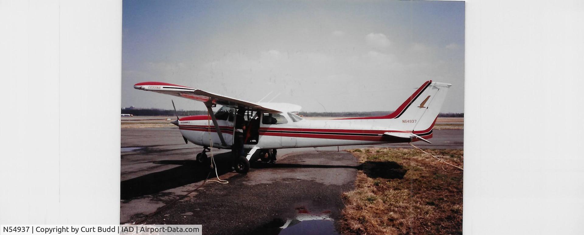 N54937, 1981 Cessna 172P C/N 17275082, Taken at Dulles airport circa 1989.