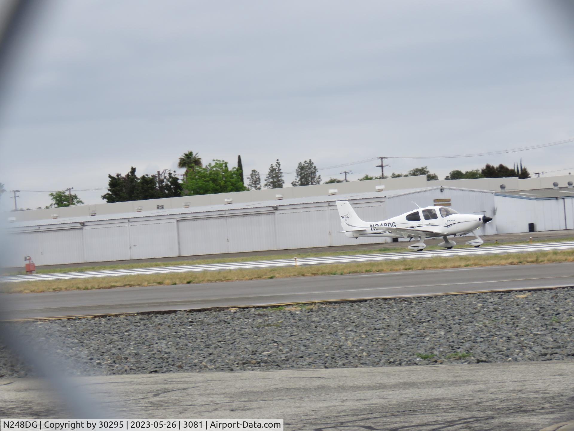 N248DG, 2005 Cirrus SR22 GTS C/N 1359, Taking off