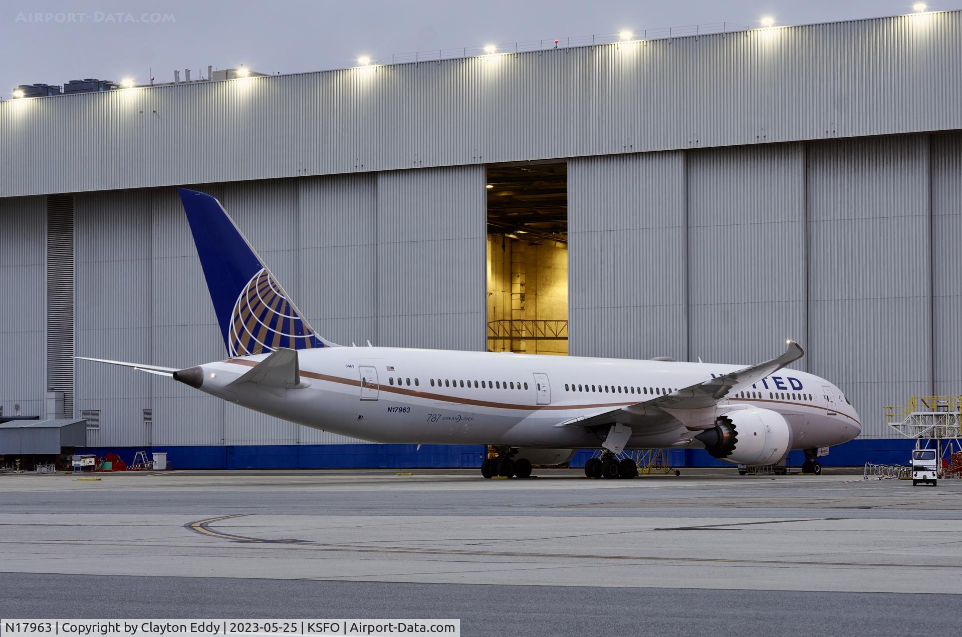 N17963, 2016 Boeing 787-9 Dreamliner C/N 37812, SFO 2023.