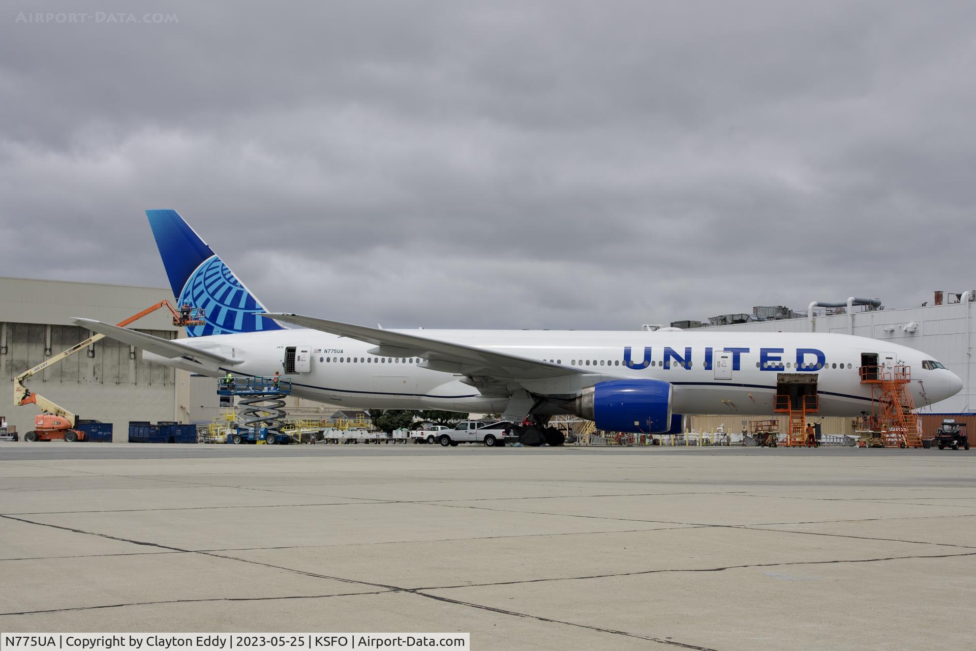 N775UA, 1995 Boeing 777-222 C/N 26947, SFO 2023.