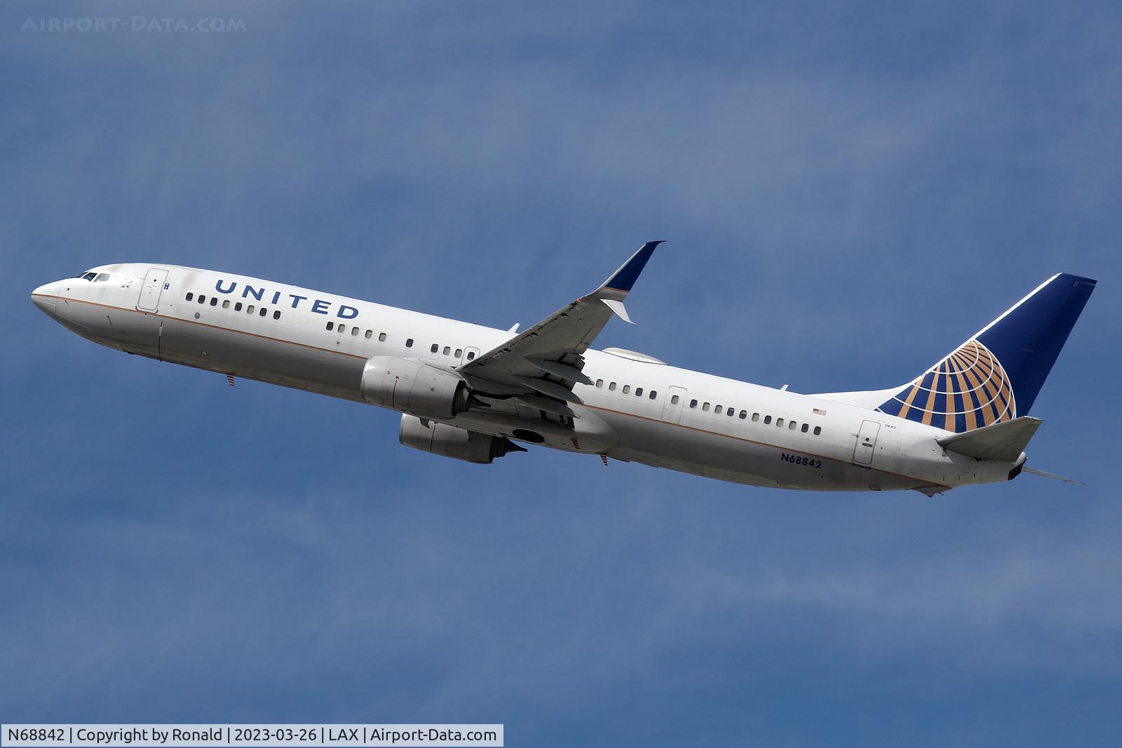 N68842, 2015 Boeing 737-924/ER C/N 42183, at lax