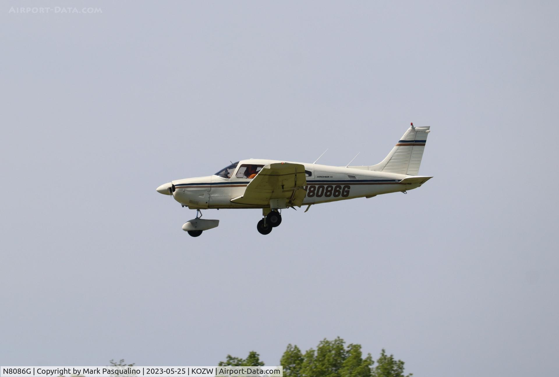 N8086G, 1979 Piper PA-28-181 C/N 28-8090084, Piper PA-28-181