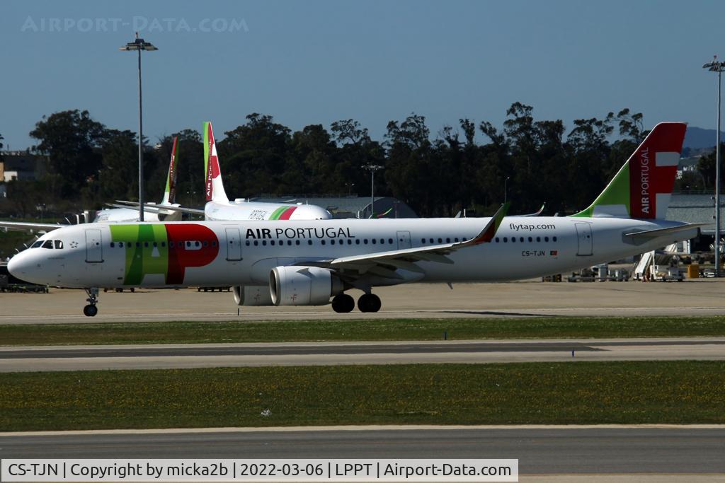 CS-TJN, 2018 Airbus A321-251N C/N 8318, Taxiing