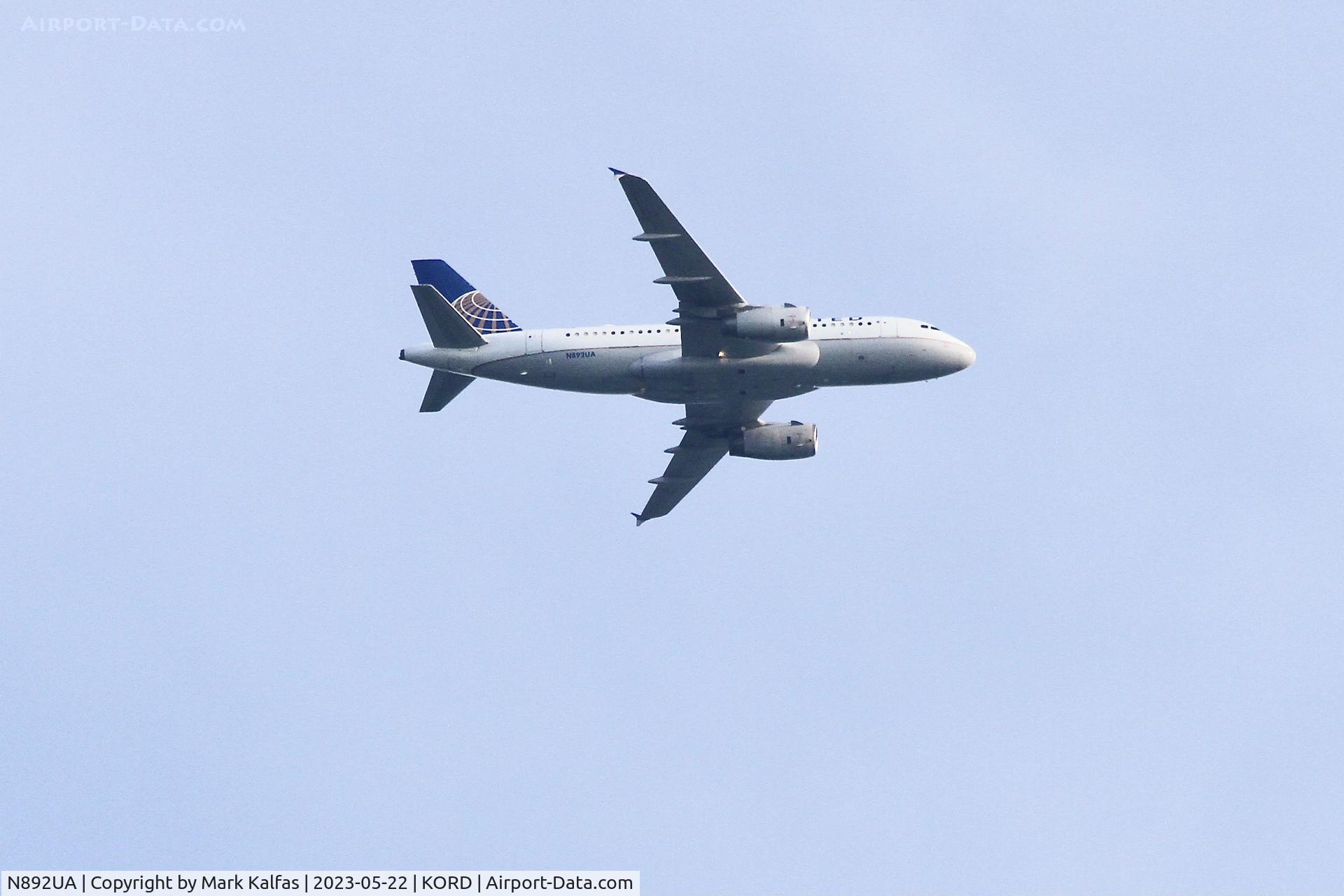 N892UA, 2006 Airbus A319-132 C/N 2940, United Airlines A319 N892UA UA2220 SDF-ORD