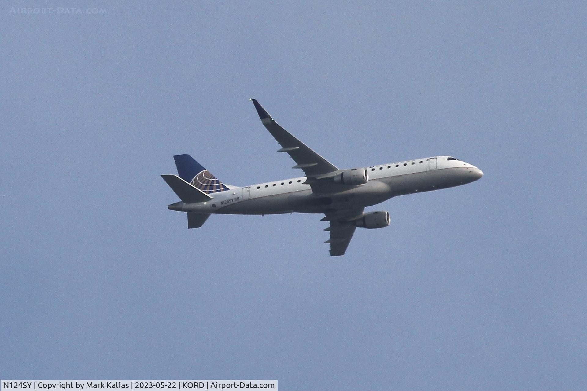 N124SY, 2016 Embraer 175LR (ERJ-170-200LR) C/N 17000439, SkyWest/United Express E75L N124SY SKW5279 UNV-ORD