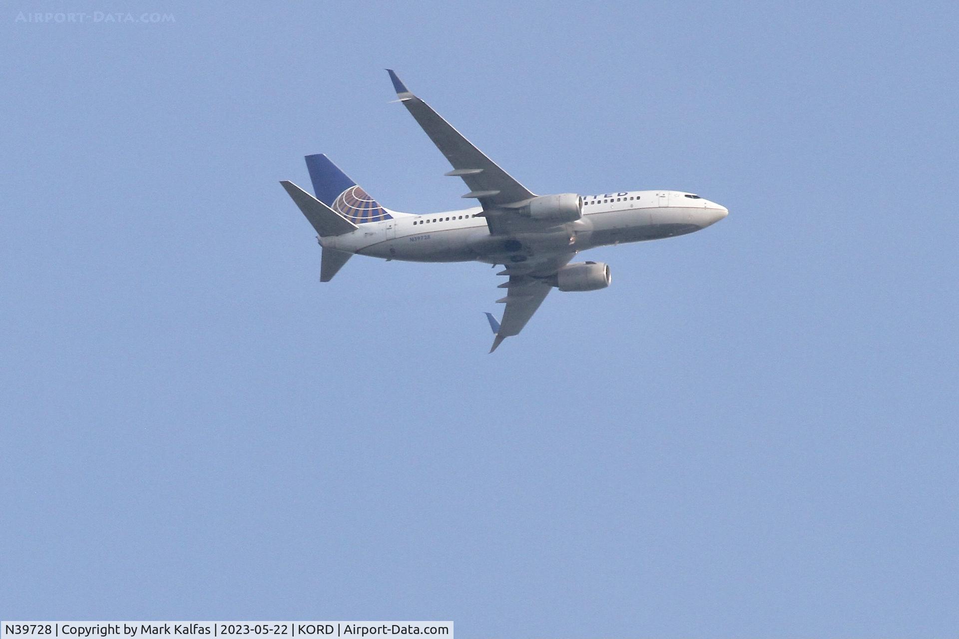 N39728, 1999 Boeing 737-724 C/N 28944, United Airlines B737 N39728 UA1463 IND-ORD