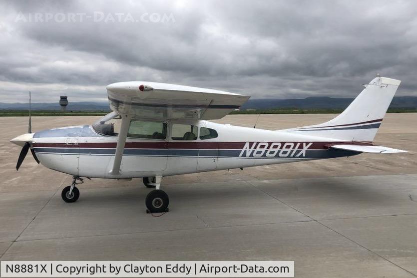 N8881X, 1960 Cessna 182D Skylane C/N 182-53281, Not my pic.