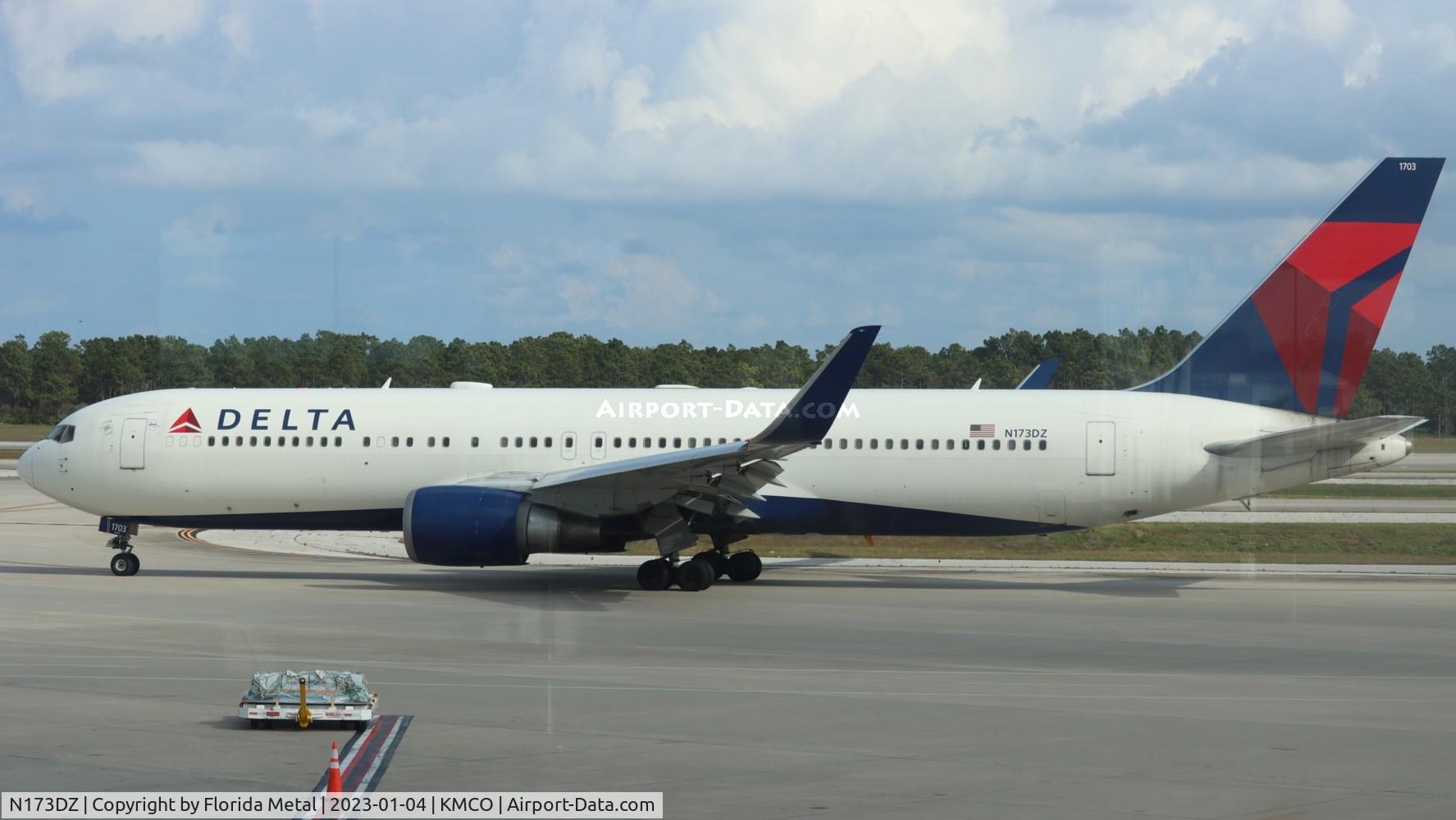 N173DZ, 1998 Boeing 767-332ER C/N 29692, DAL 763 zx