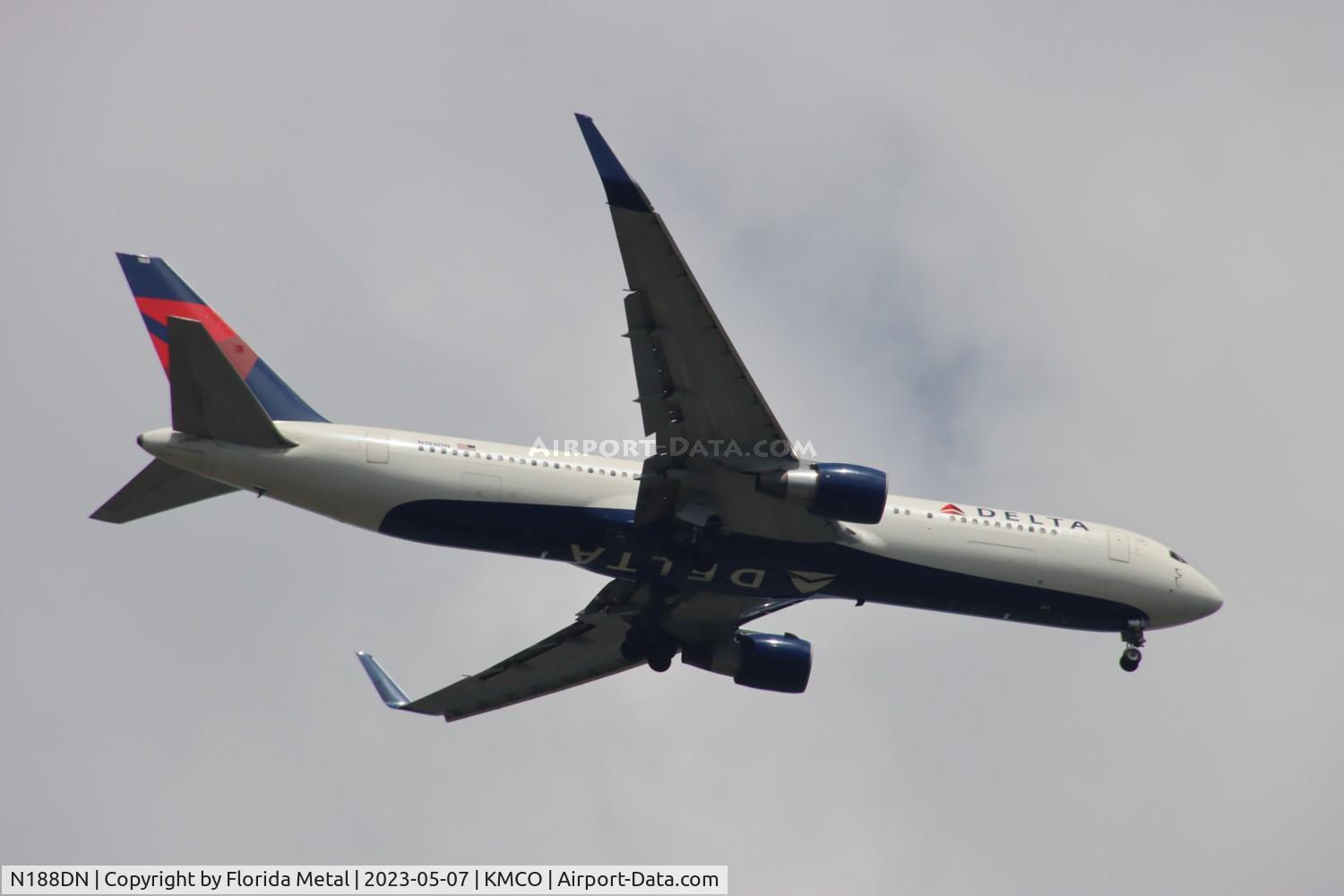 N188DN, 1996 Boeing 767-332 C/N 27583, DAL 763 zx