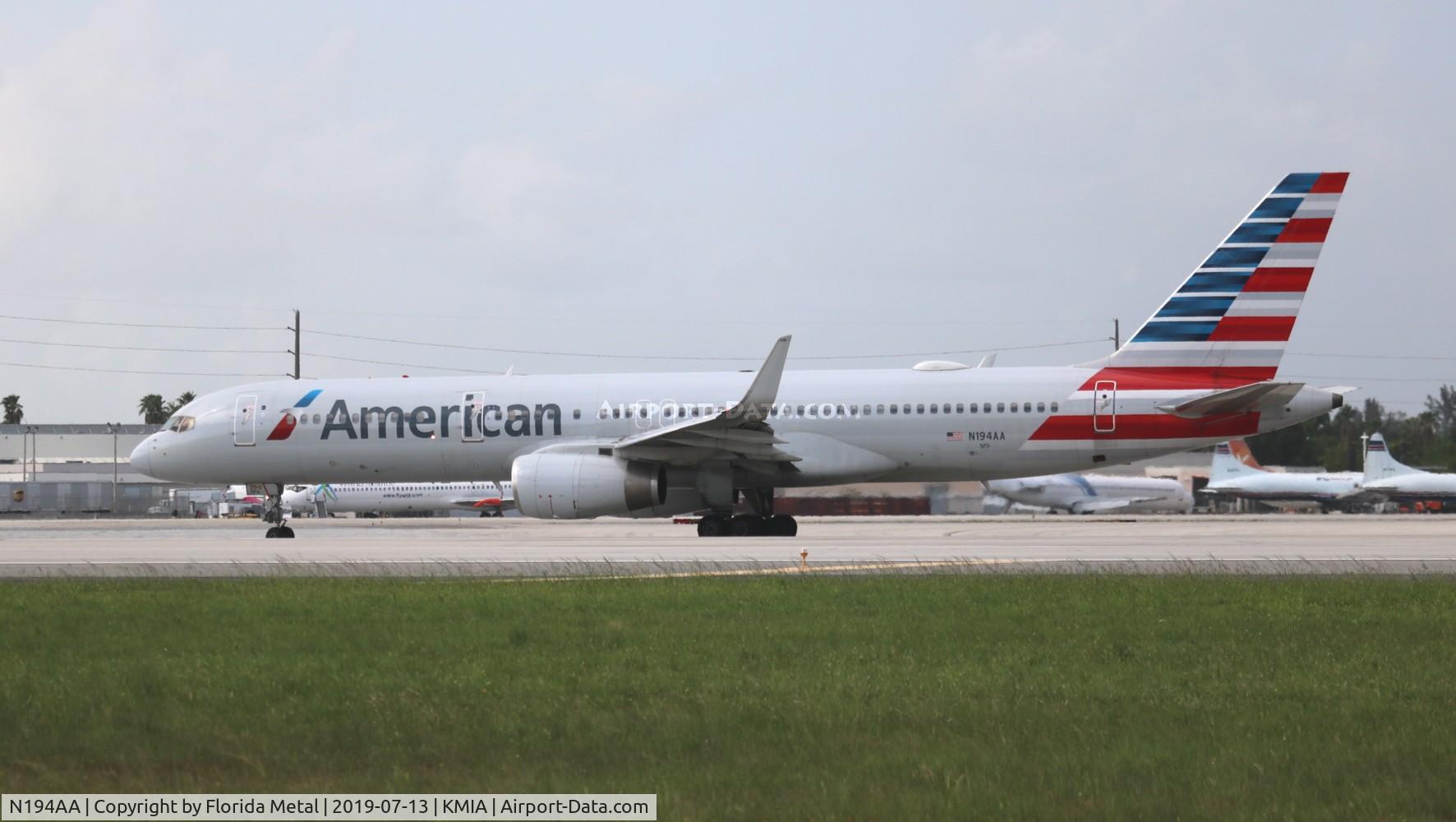 N194AA, 2001 Boeing 757-223 C/N 32388, AAL 752 nc zx