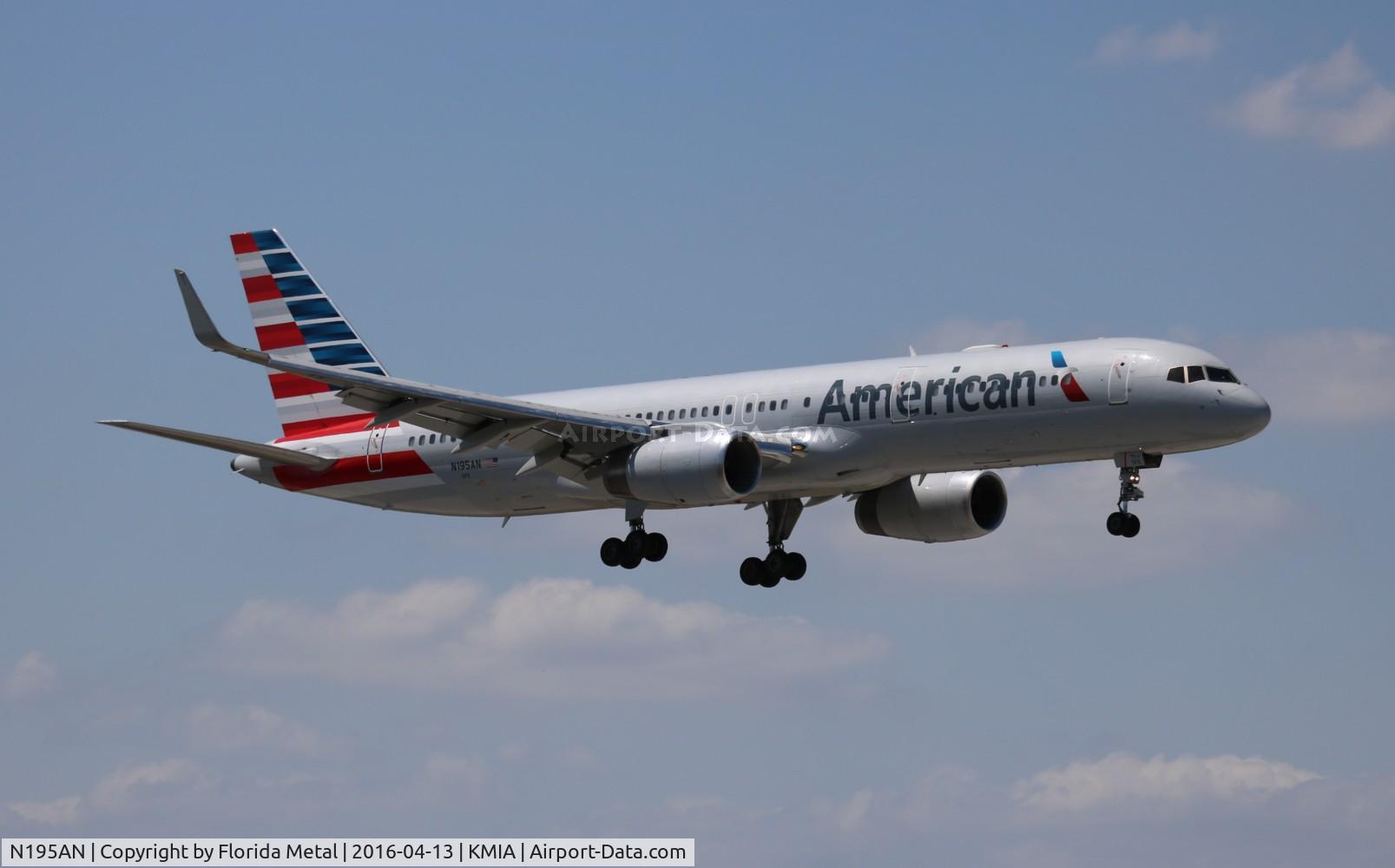 N195AN, 2001 Boeing 757-223 C/N 32389, AAL 752 nc zx