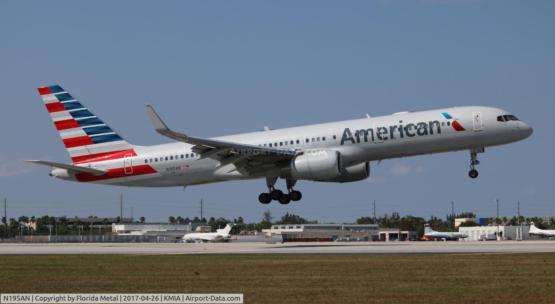 N195AN, 2001 Boeing 757-223 C/N 32389, AAL 752 nc zx