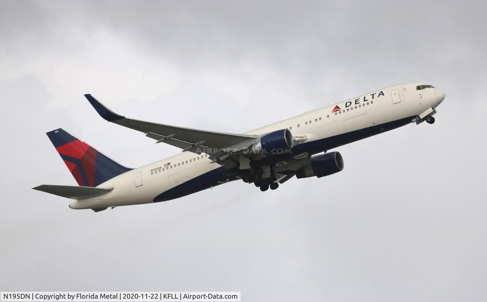 N195DN, 1997 Boeing 767-332 C/N 28452, DAL 763 zx