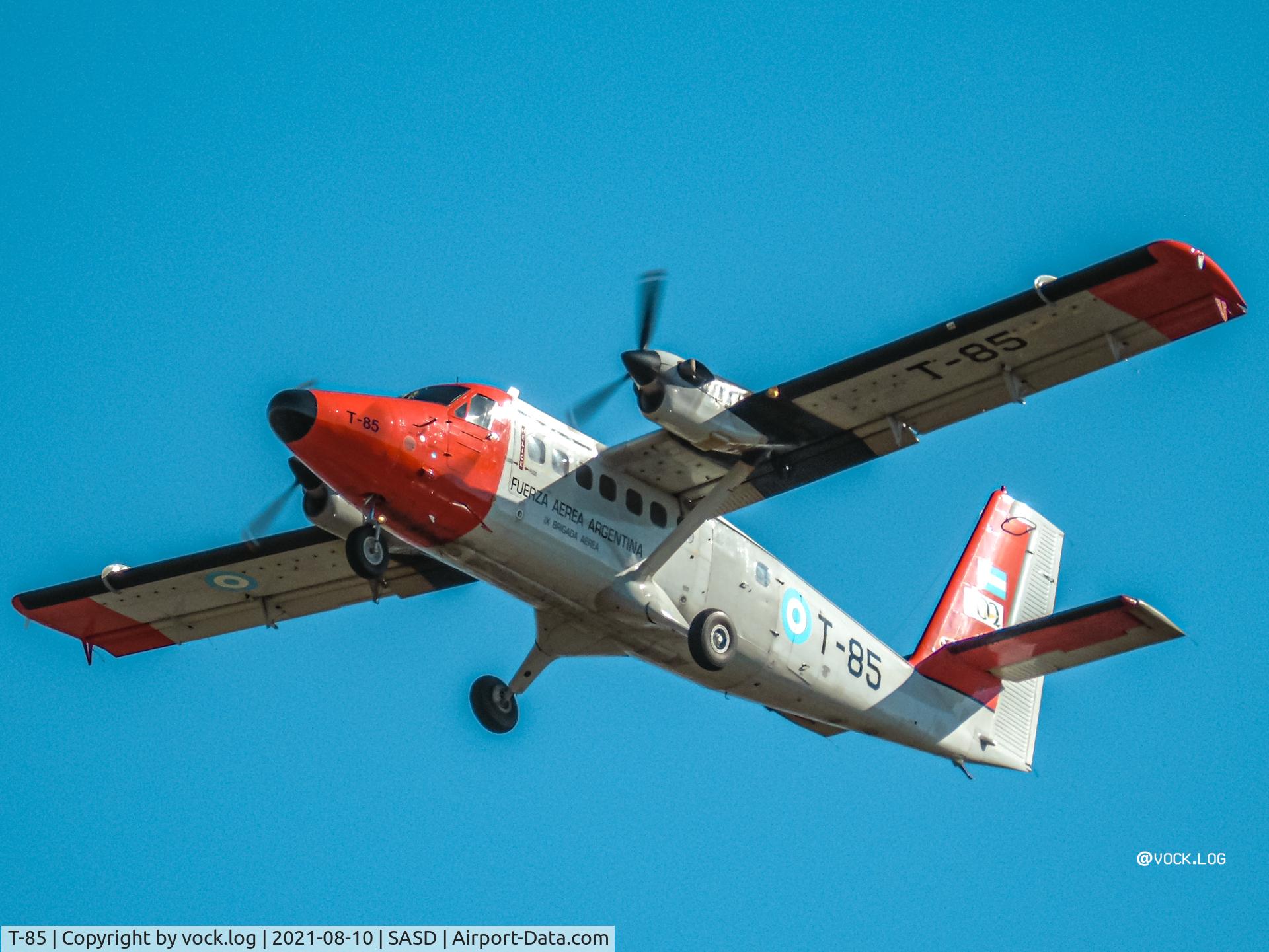 T-85, 1968 De Havilland Canada DHC-6-200 Twin Otter C/N 173, T-85 on short final of runway 17 at Palomar.