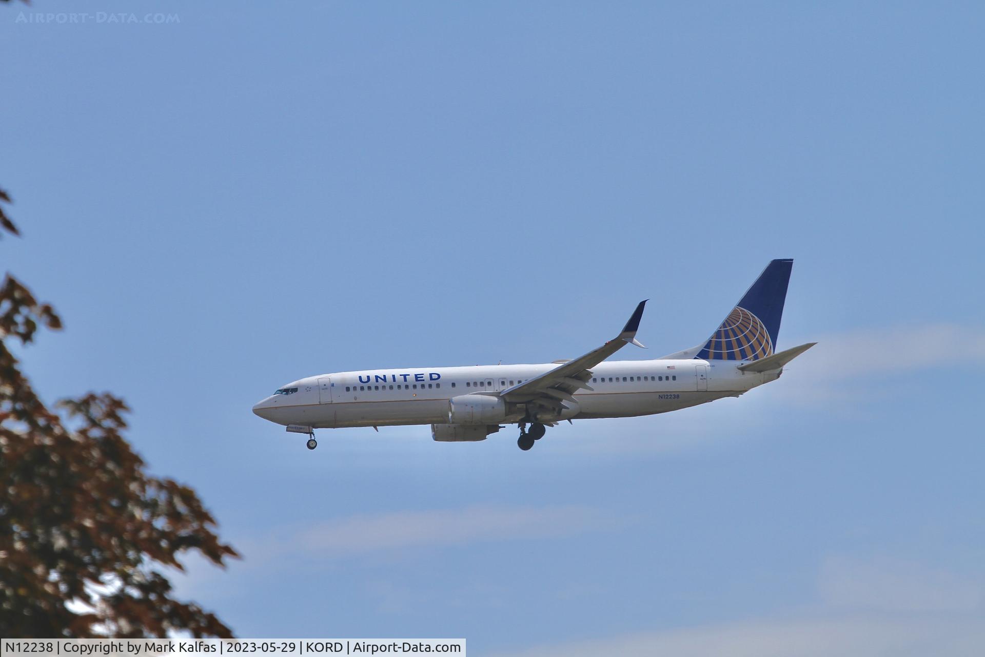 N12238, 1999 Boeing 737-824 C/N 28804, United Airlines Boeing 737-824, N12238 UA2160 SAN-ORD- landing on 10R ORD after a missed approach