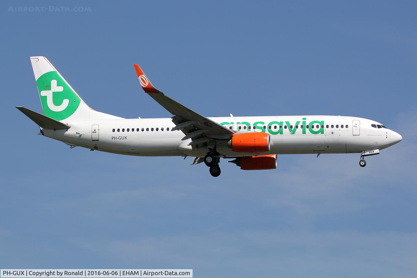 PH-GUX, 2013 Boeing 737-8EH C/N 39611, at spl