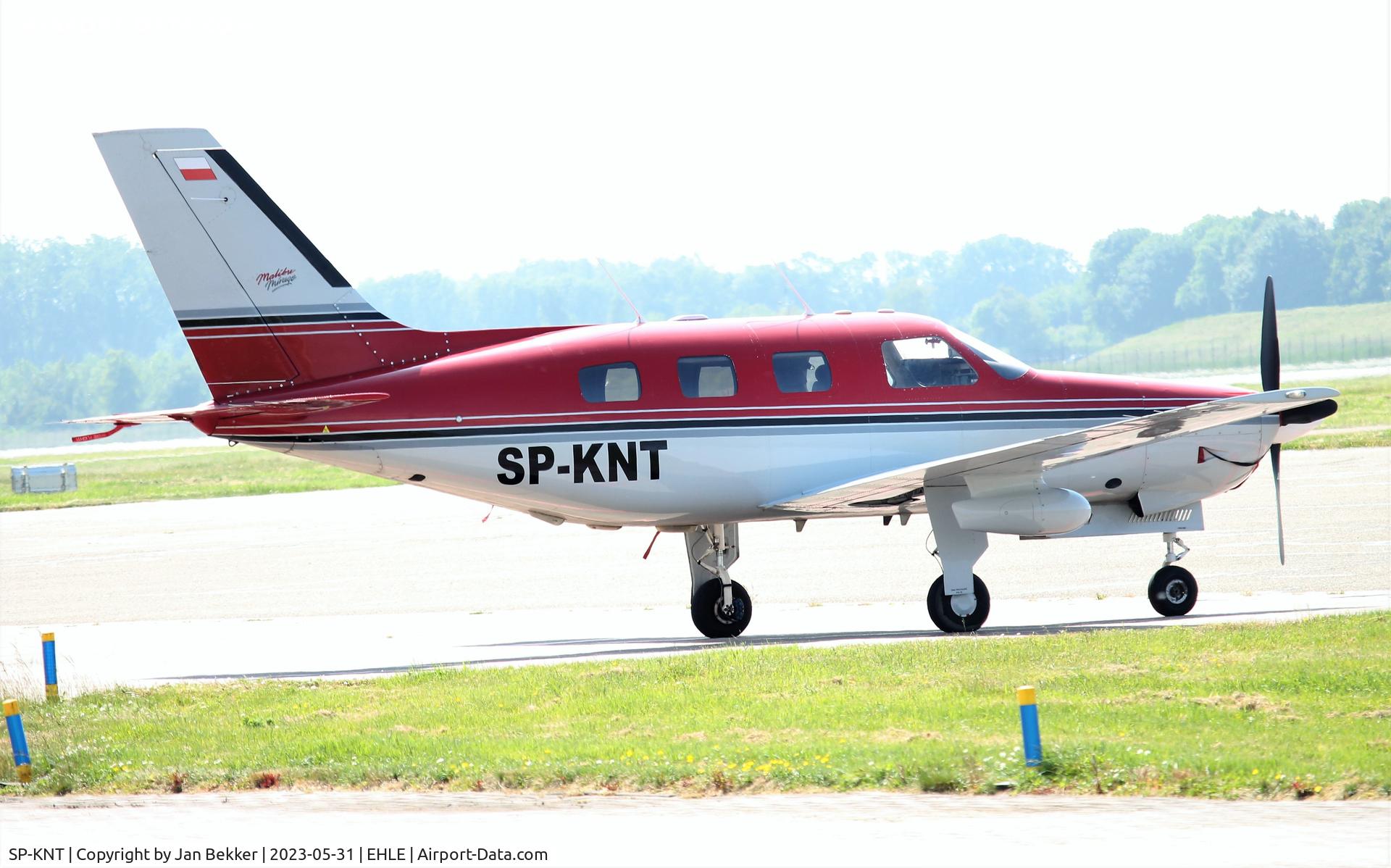 SP-KNT, Piper PA-46-350P Malibu Mirage Malibu Mirage C/N 4622099, Lelystad Airport