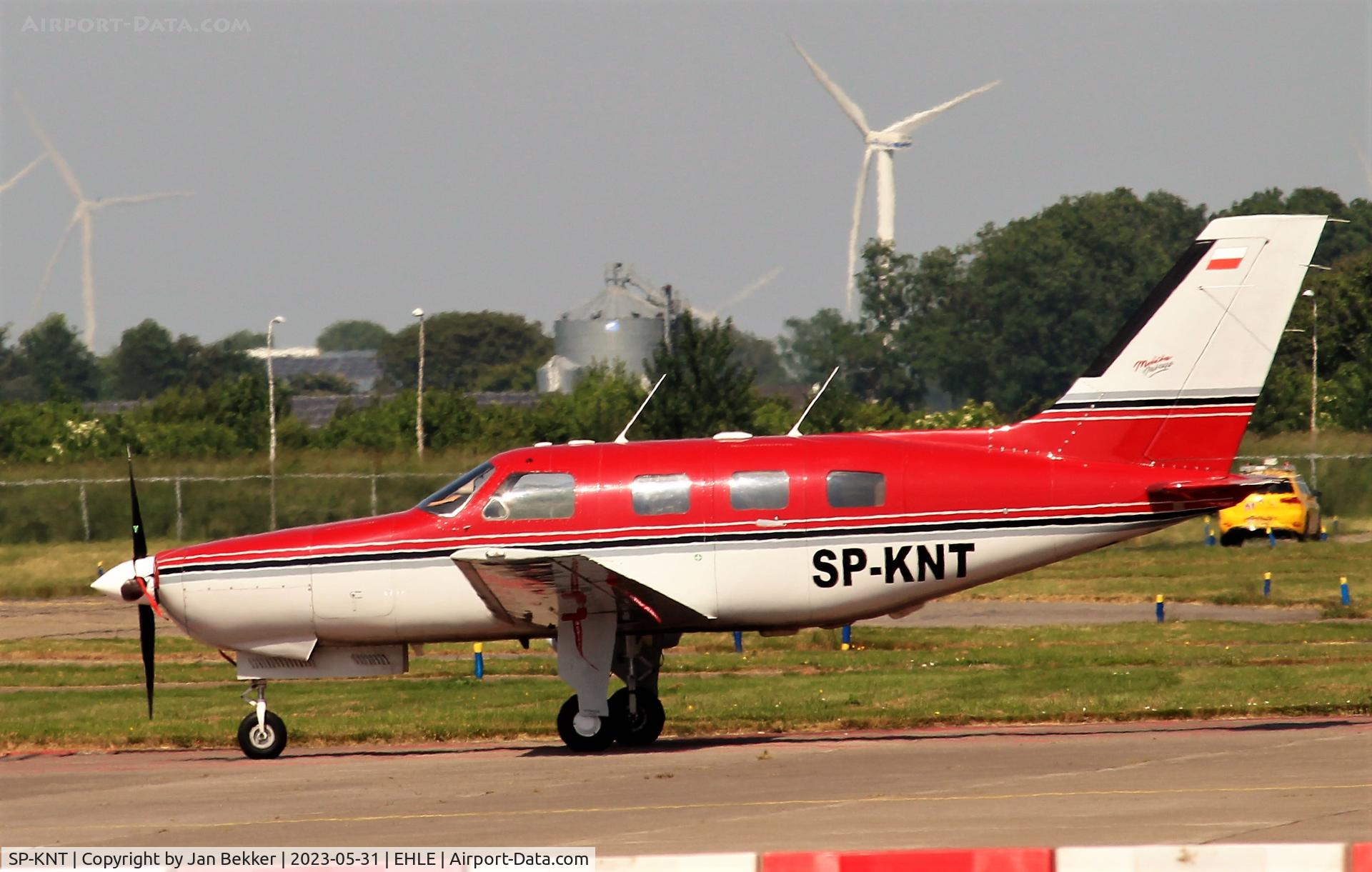 SP-KNT, Piper PA-46-350P Malibu Mirage Malibu Mirage C/N 4622099, Lelystad Airport